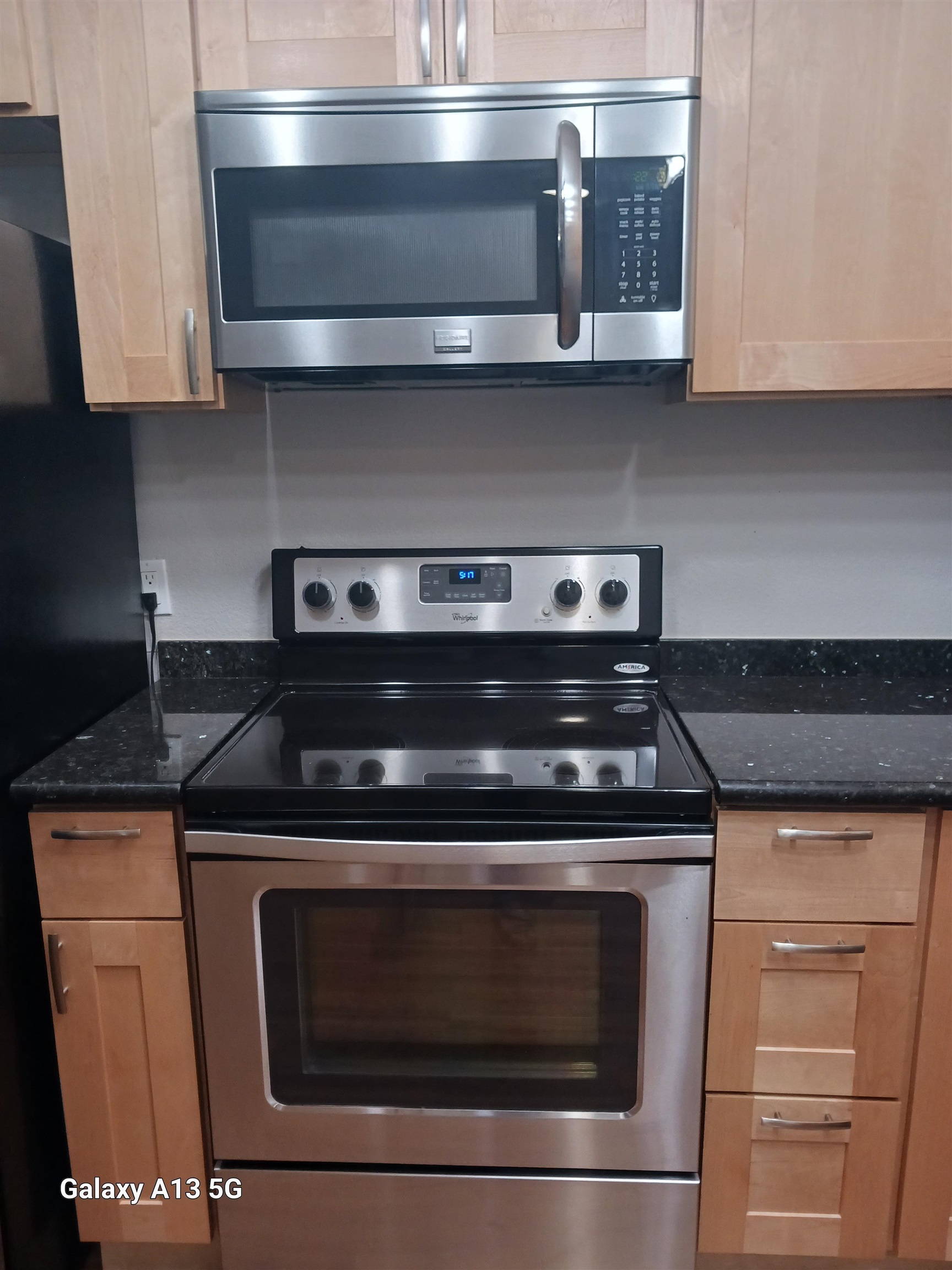 140 Uwapo Rd Property Photo 25