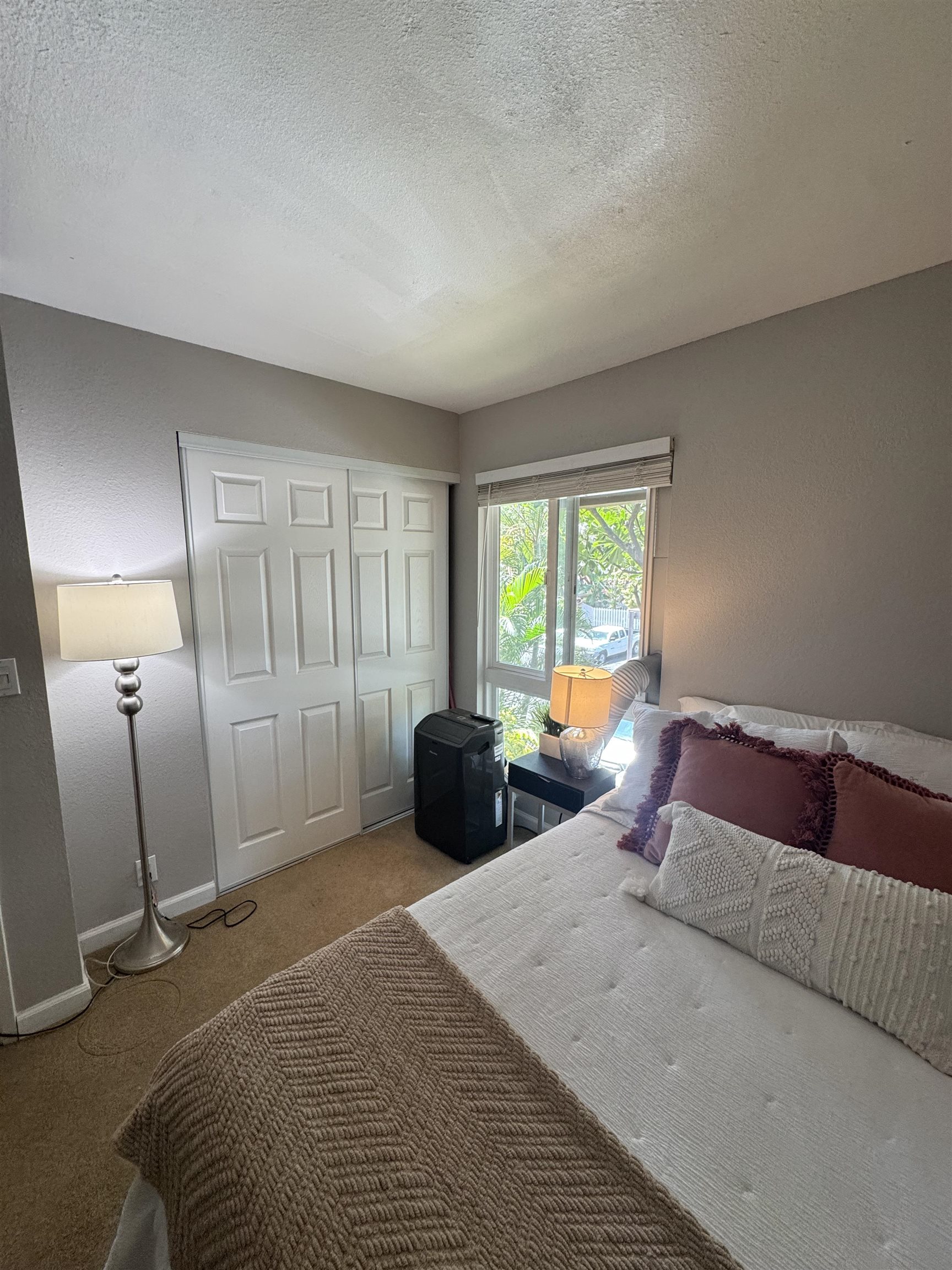 140 Uwapo Rd Property Photo 27