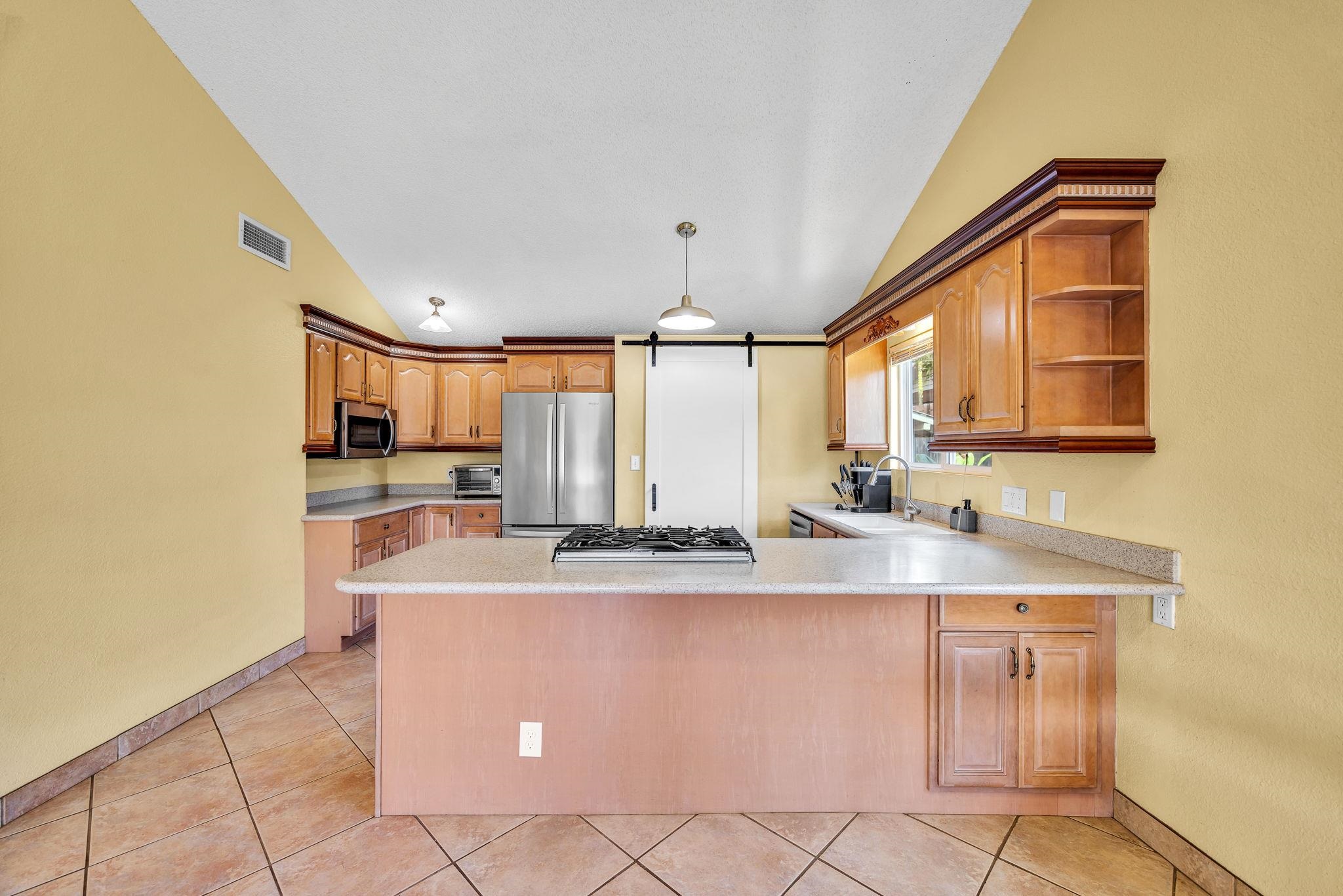 305 Uala Pl Property Photo 8