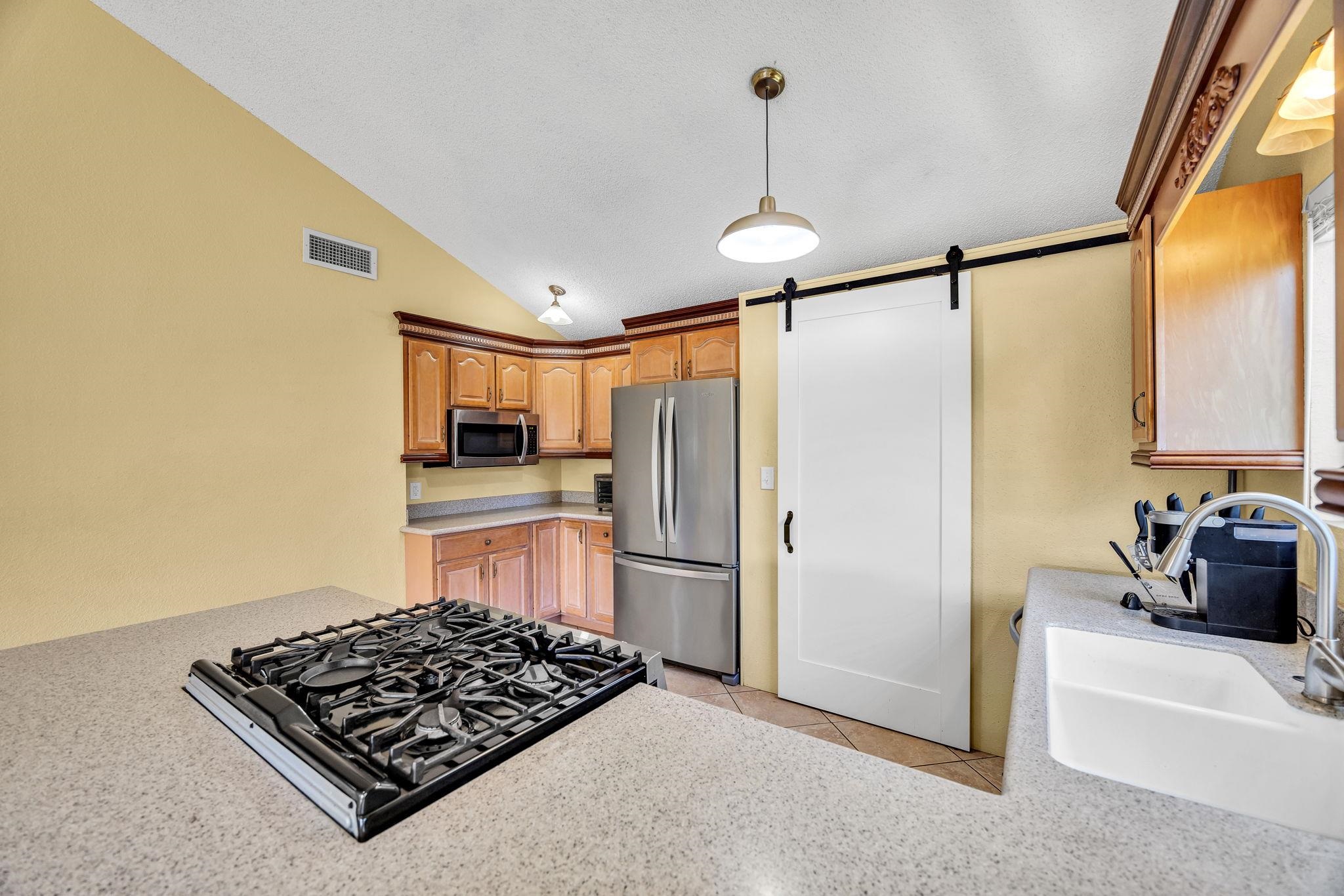 305 Uala Pl Property Photo 10
