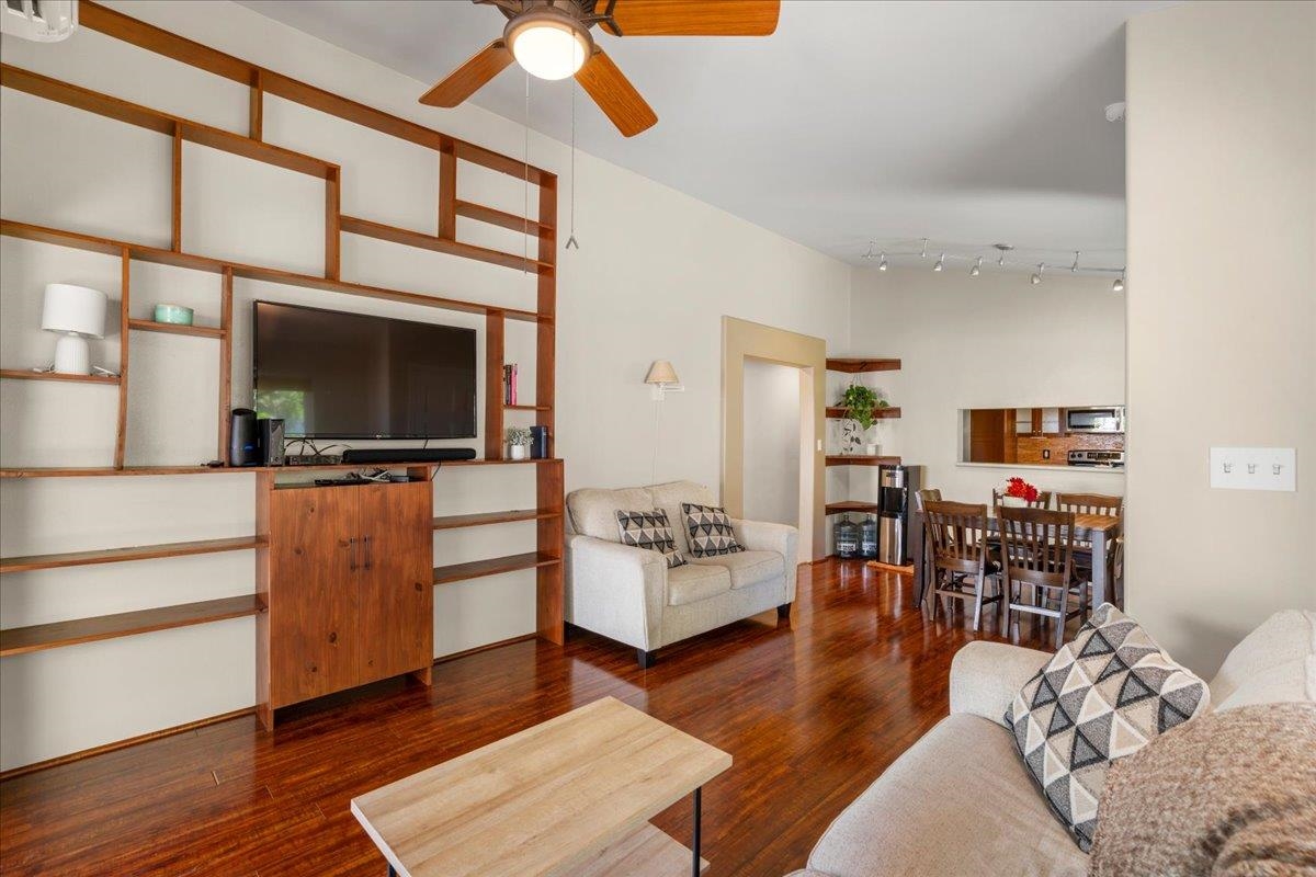 668 Meakanu Ln Property Photo 4