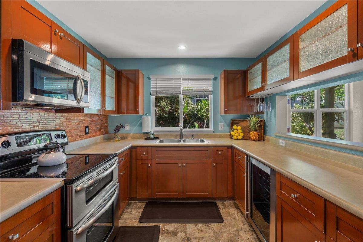 668 Meakanu Ln Property Photo 7