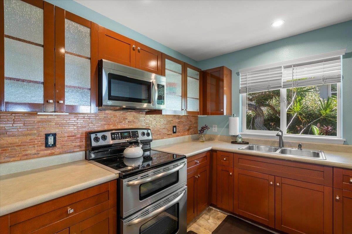 668 Meakanu Ln Property Photo 16