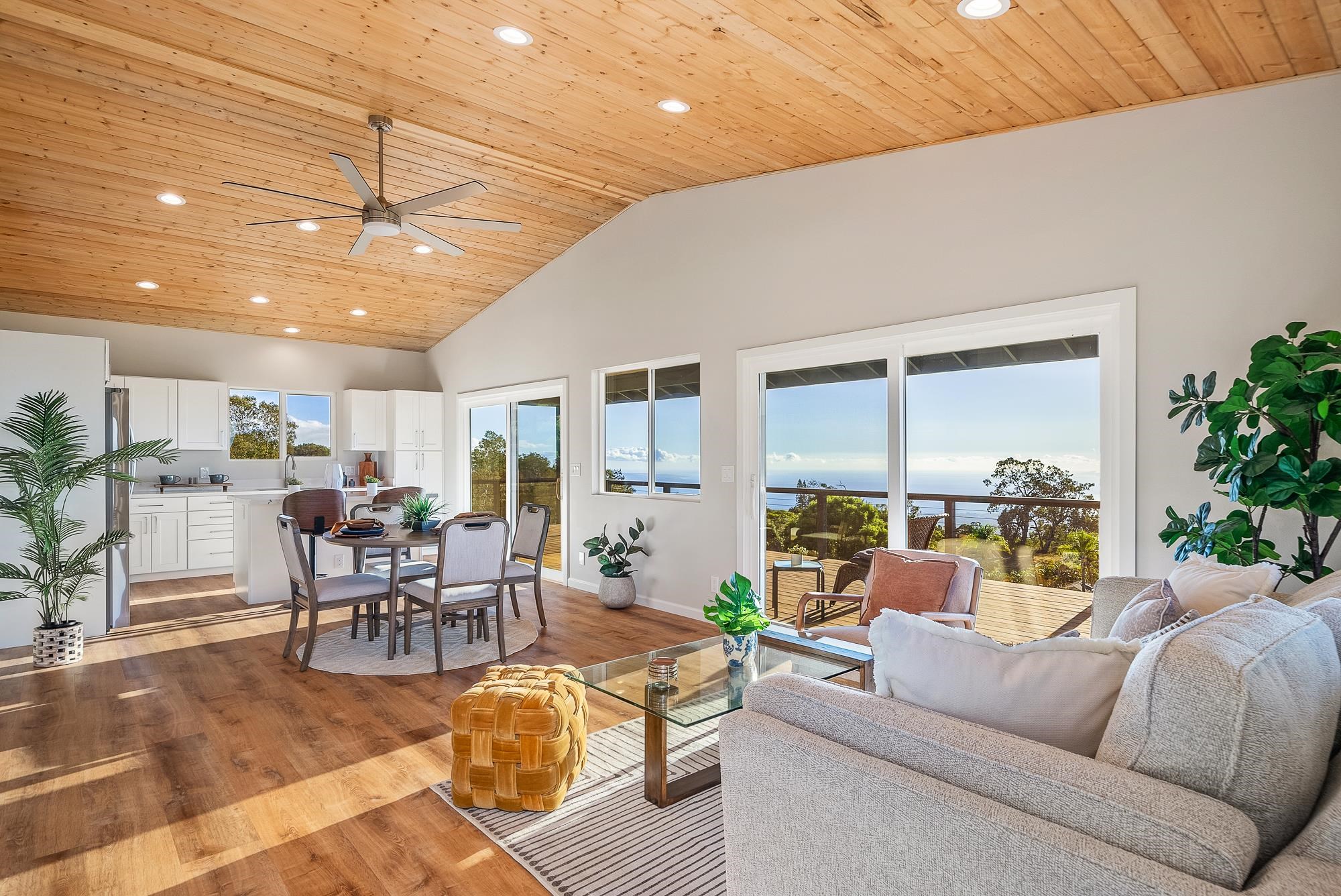 909 Copp Rd Property Photo 4