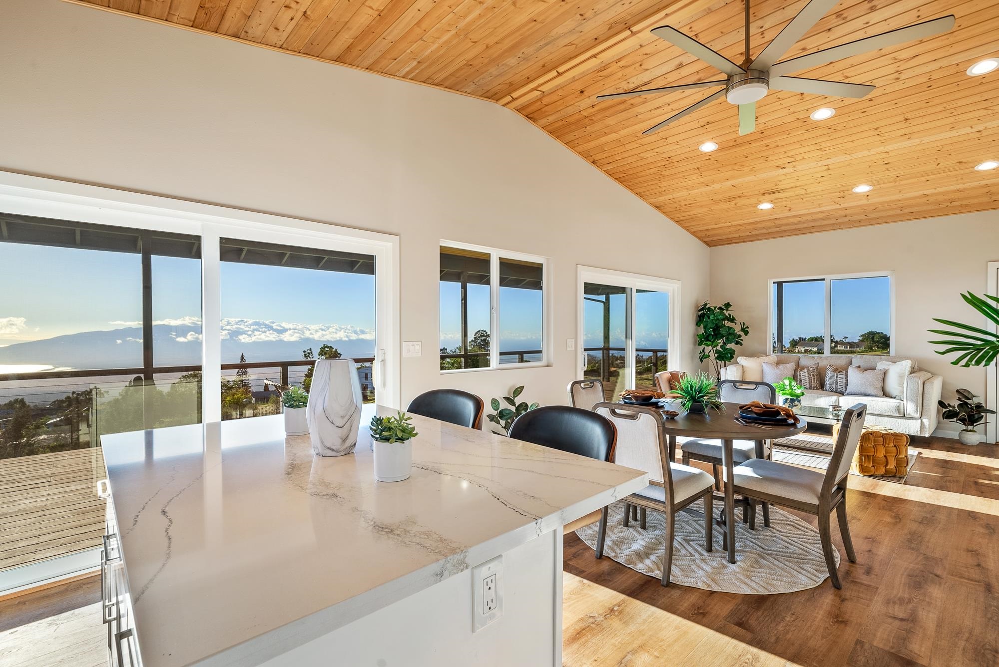 909 Copp Rd Property Photo 5