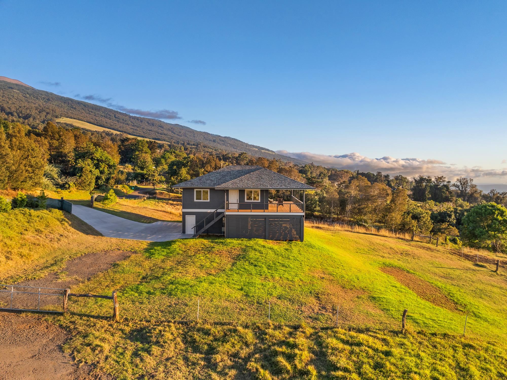 909 Copp Rd Property Photo 6