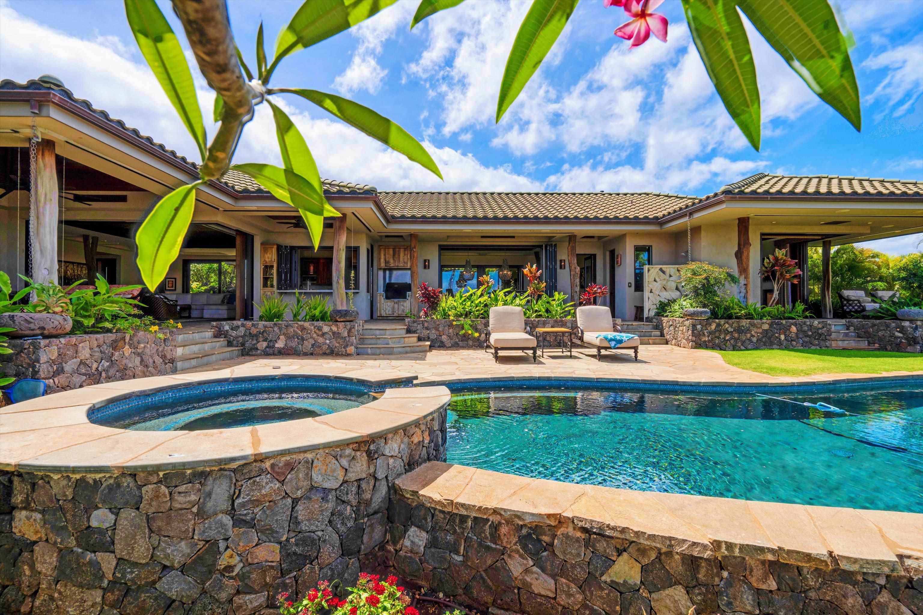 137 Anapuni Loop Property Photo 1