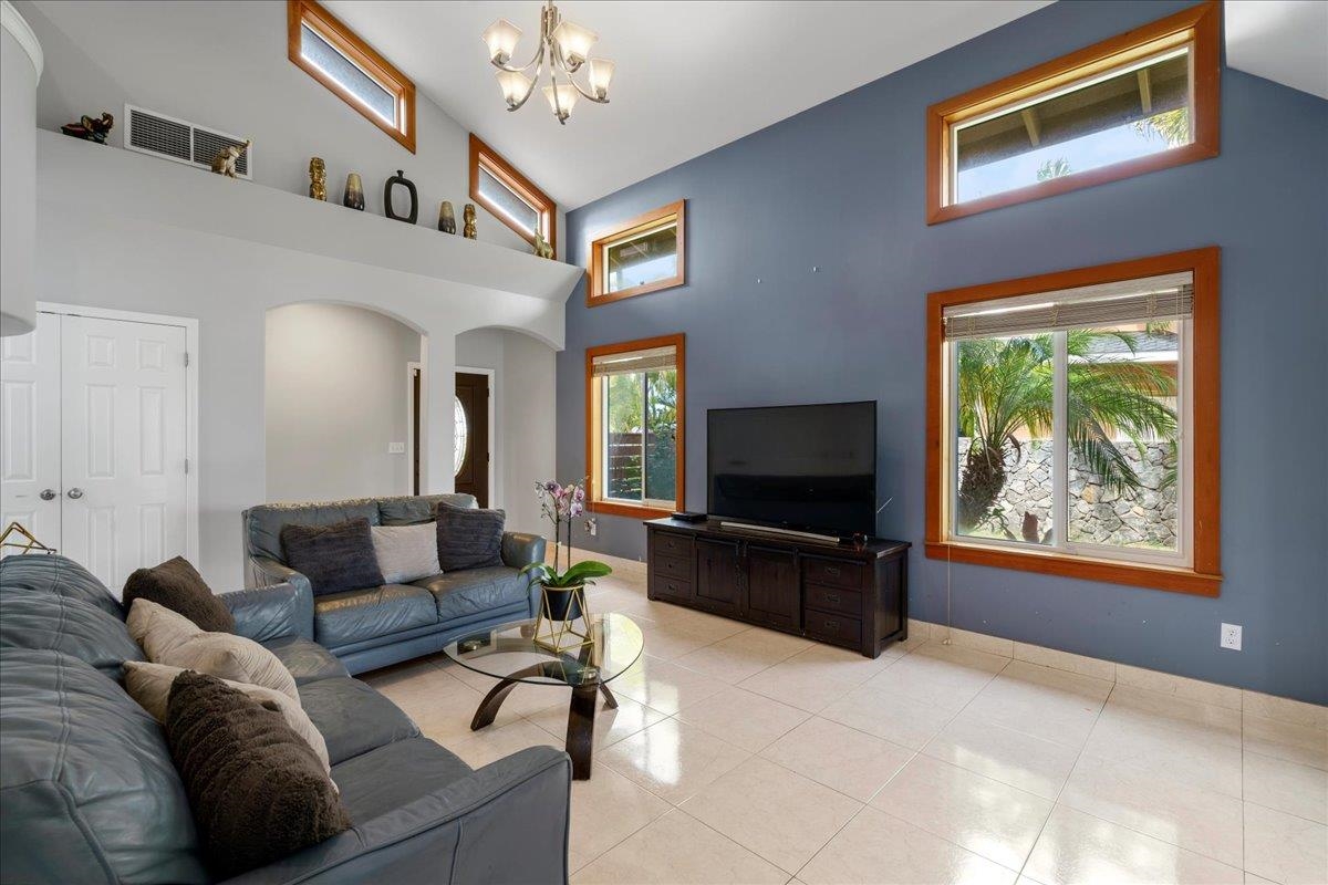 35 Onekea Pl Property Photo 7