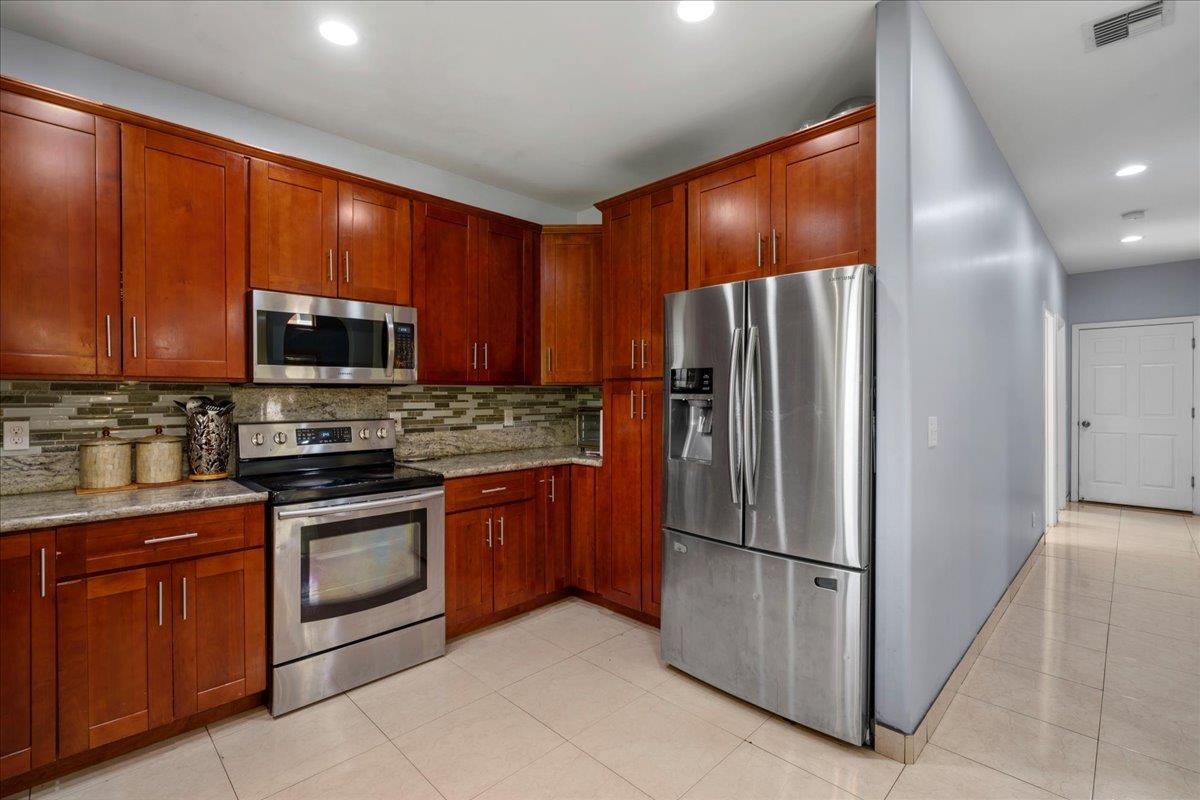 35 Onekea Pl Property Photo 13