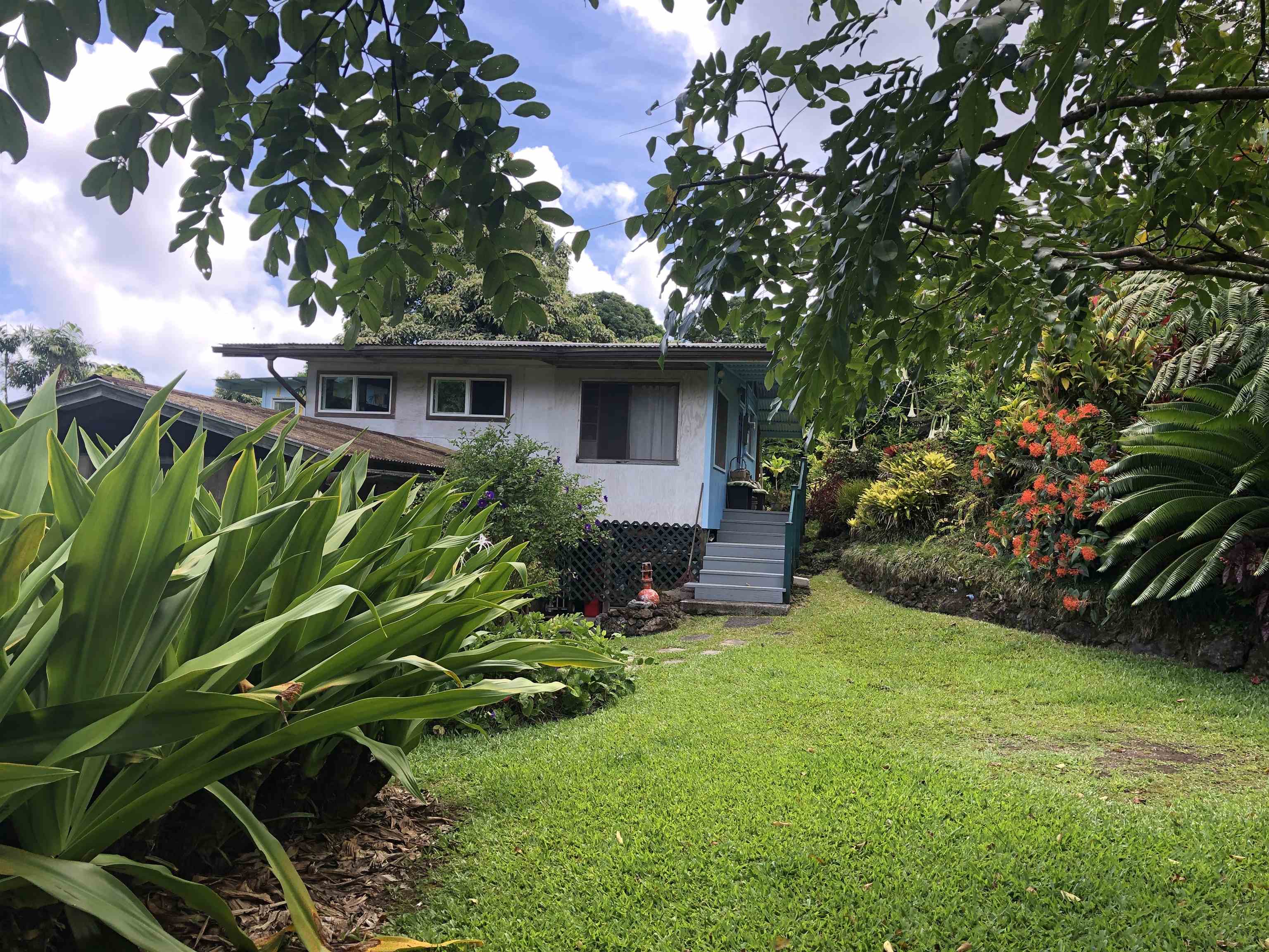 725 Nahiku Rd Property Photo 4