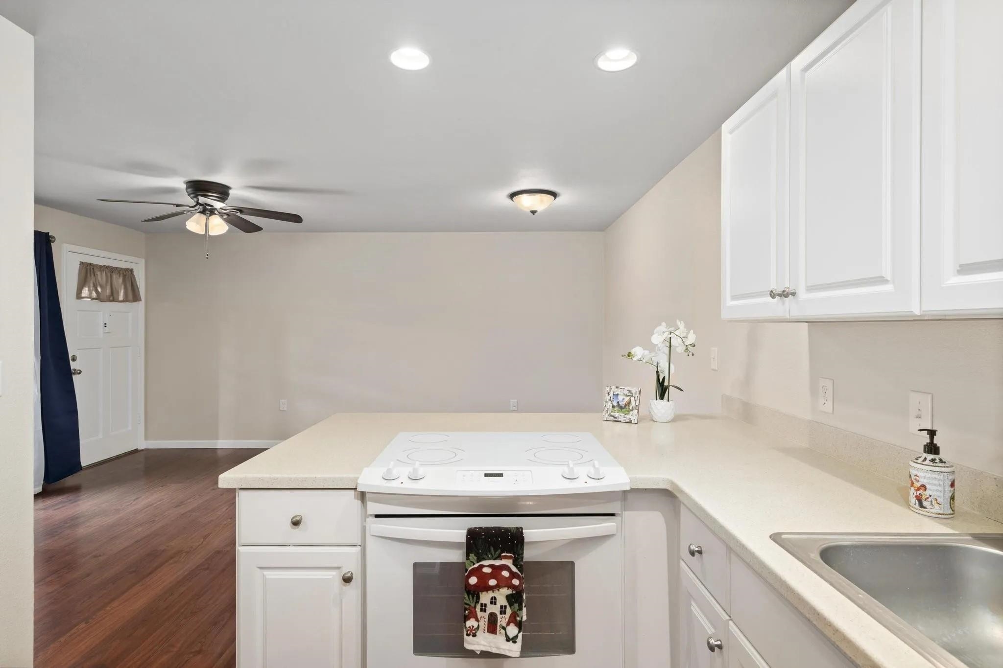 160 Keonekai Rd Property Photo 10