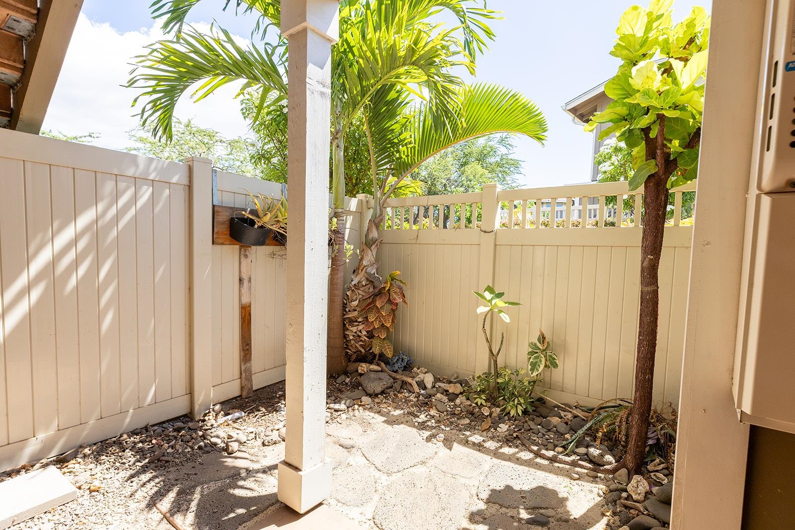 56 Kihalani St Property Photo 18