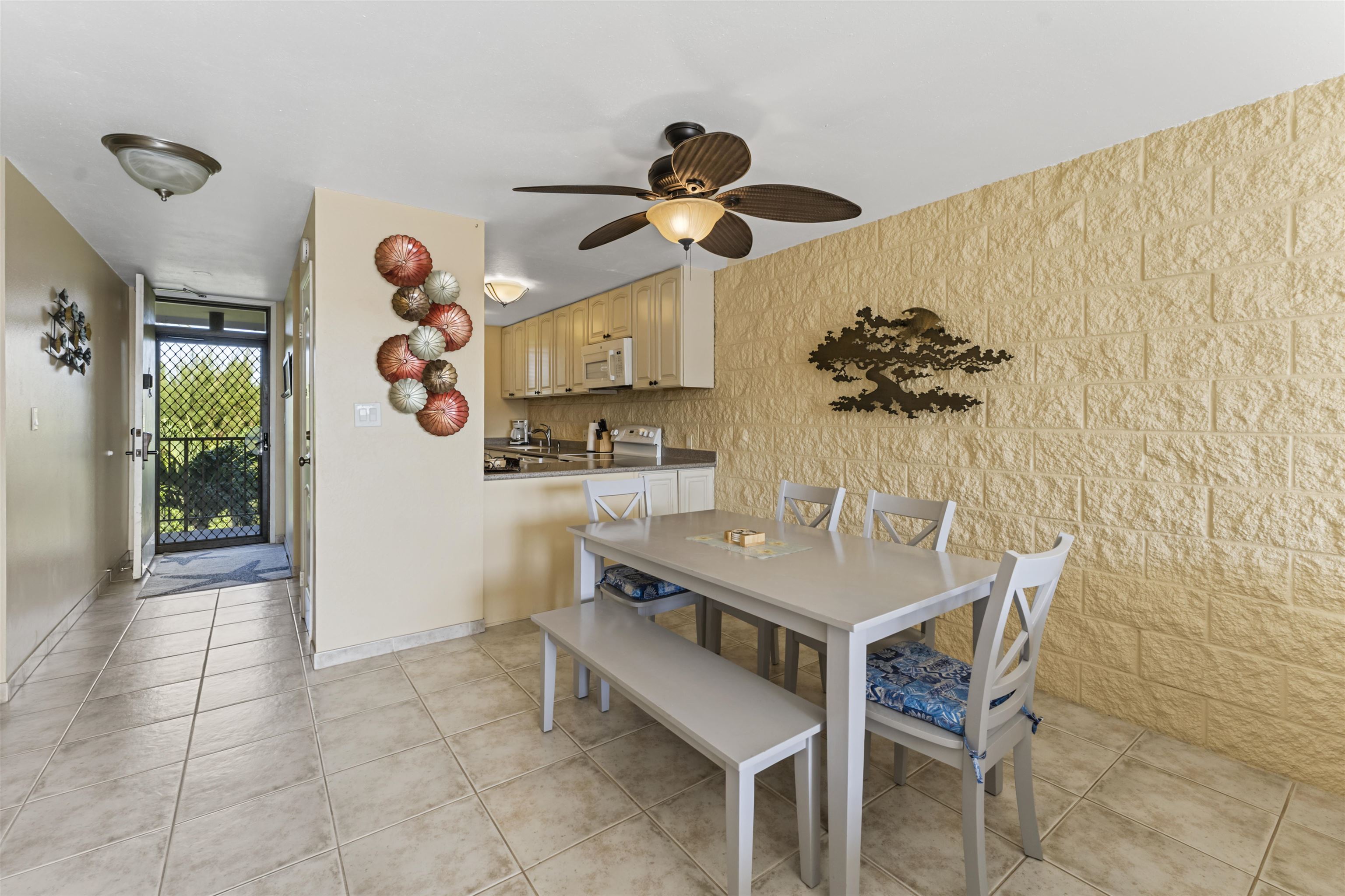 250 Hauoli St Property Photo 8