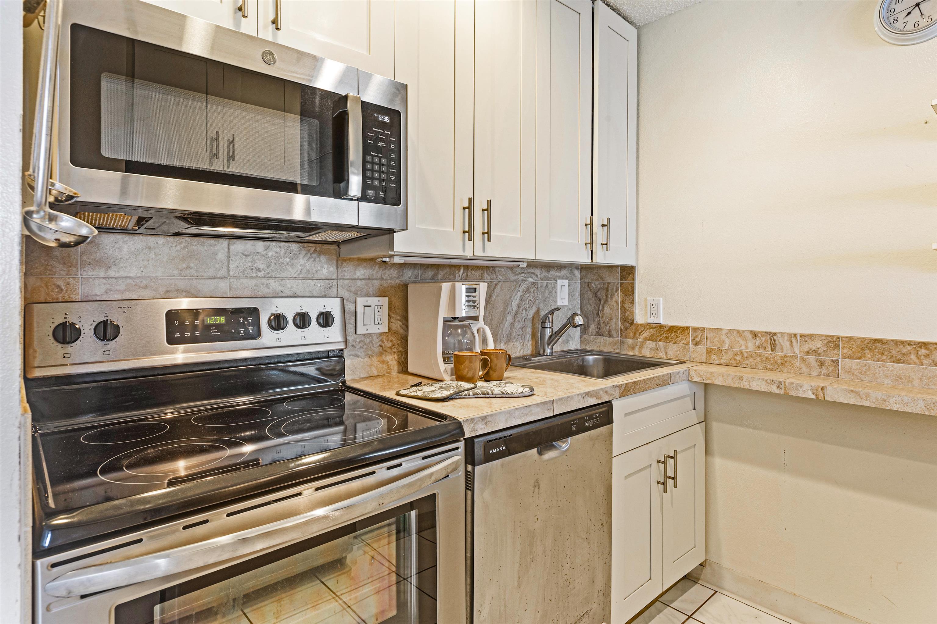 3741 Lower Honoapiilani Rd Property Photo 12