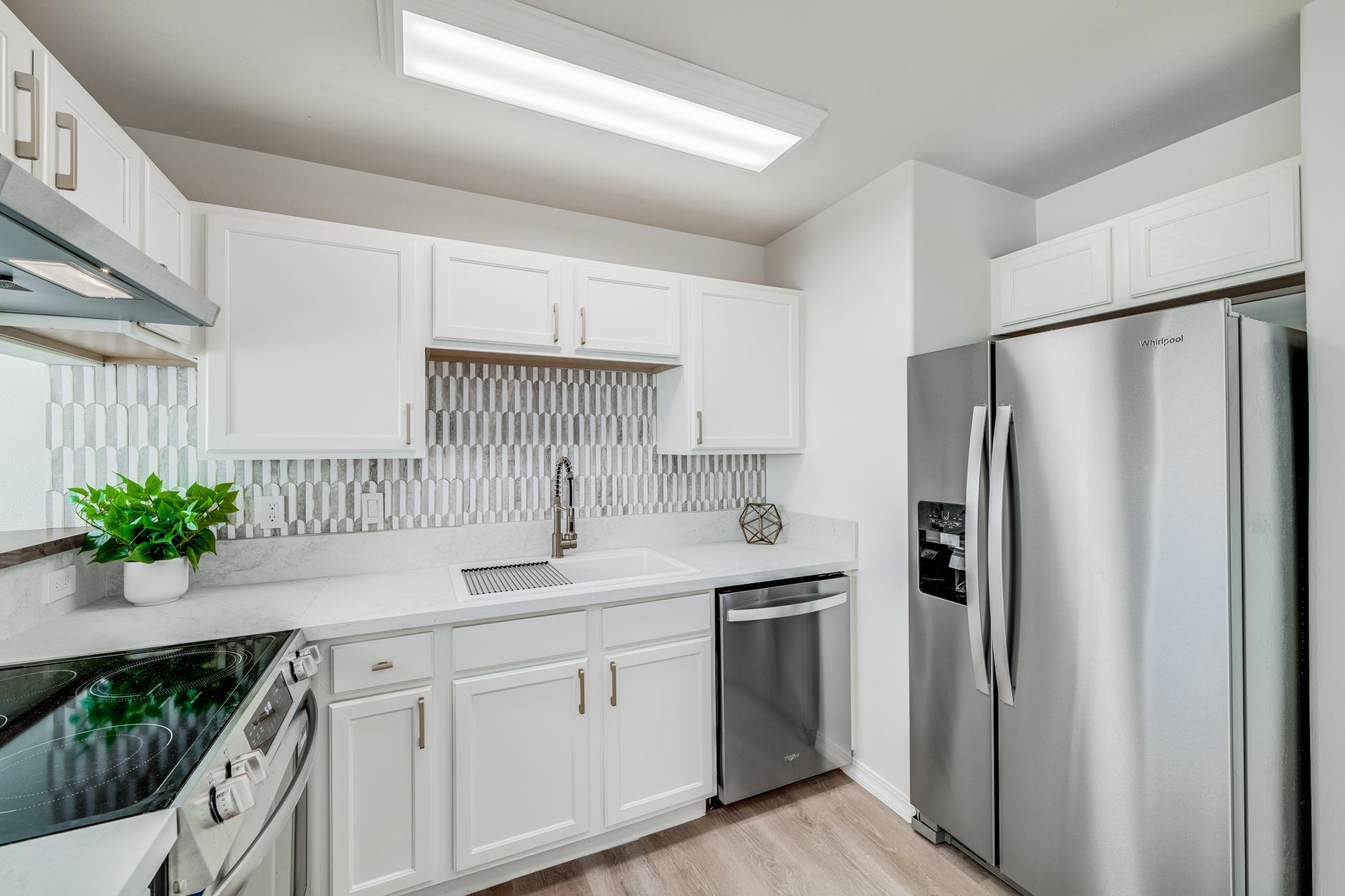 14 Apuhihi Ln Property Photo 10