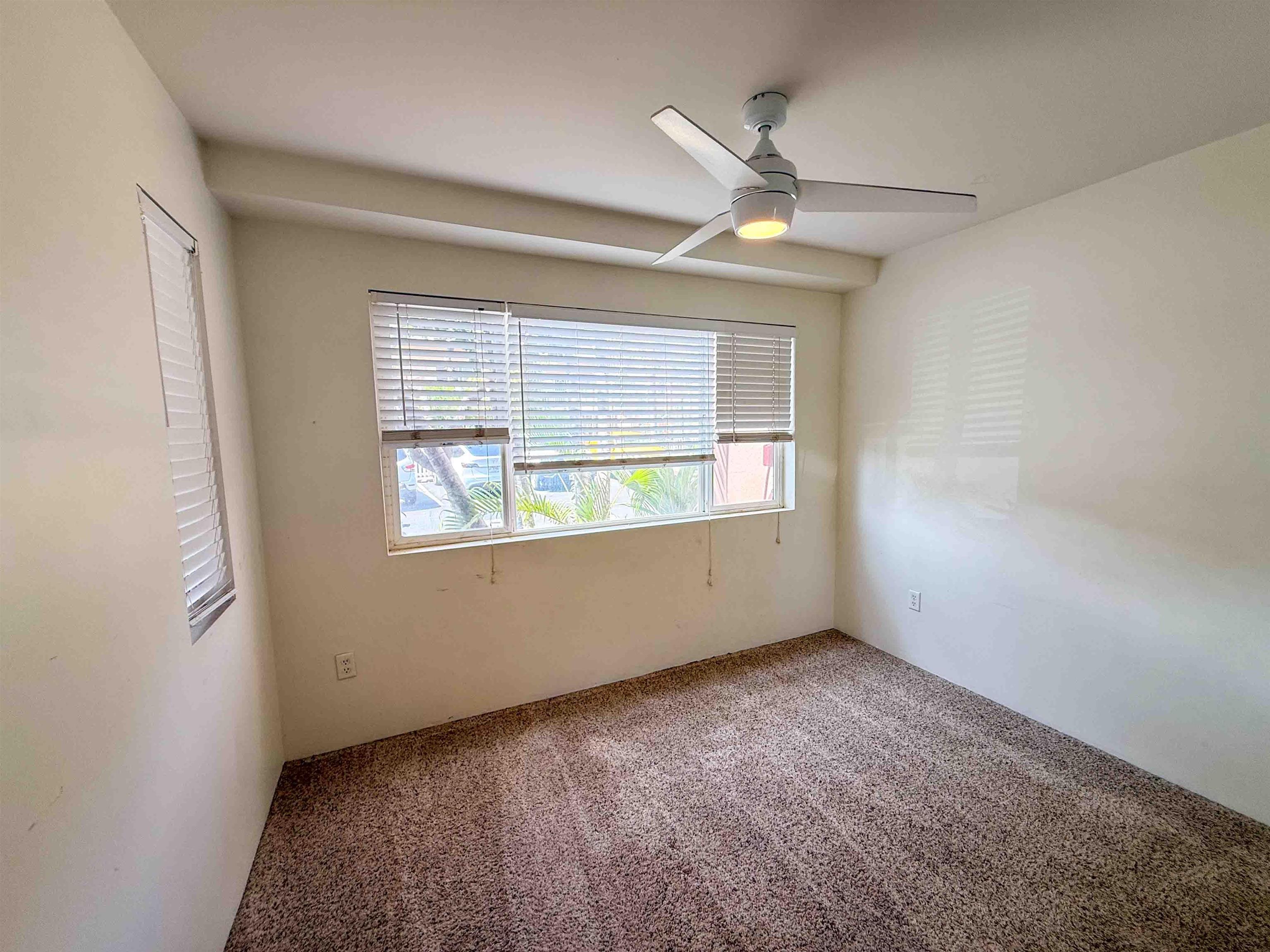 5 Abbey Ln Property Photo 10