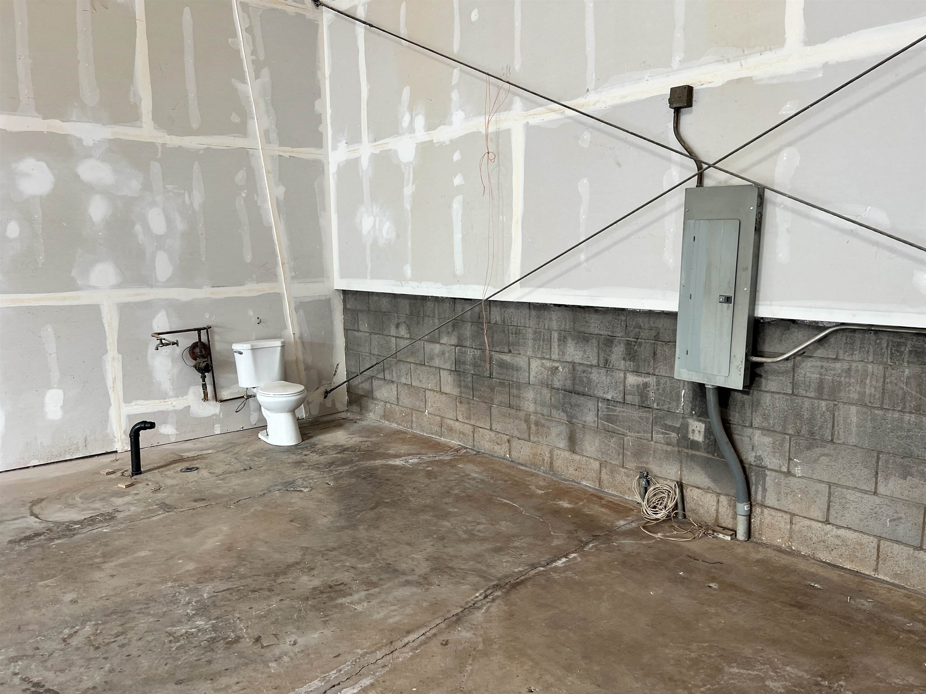 147 Kupuohi St Property Photo 8