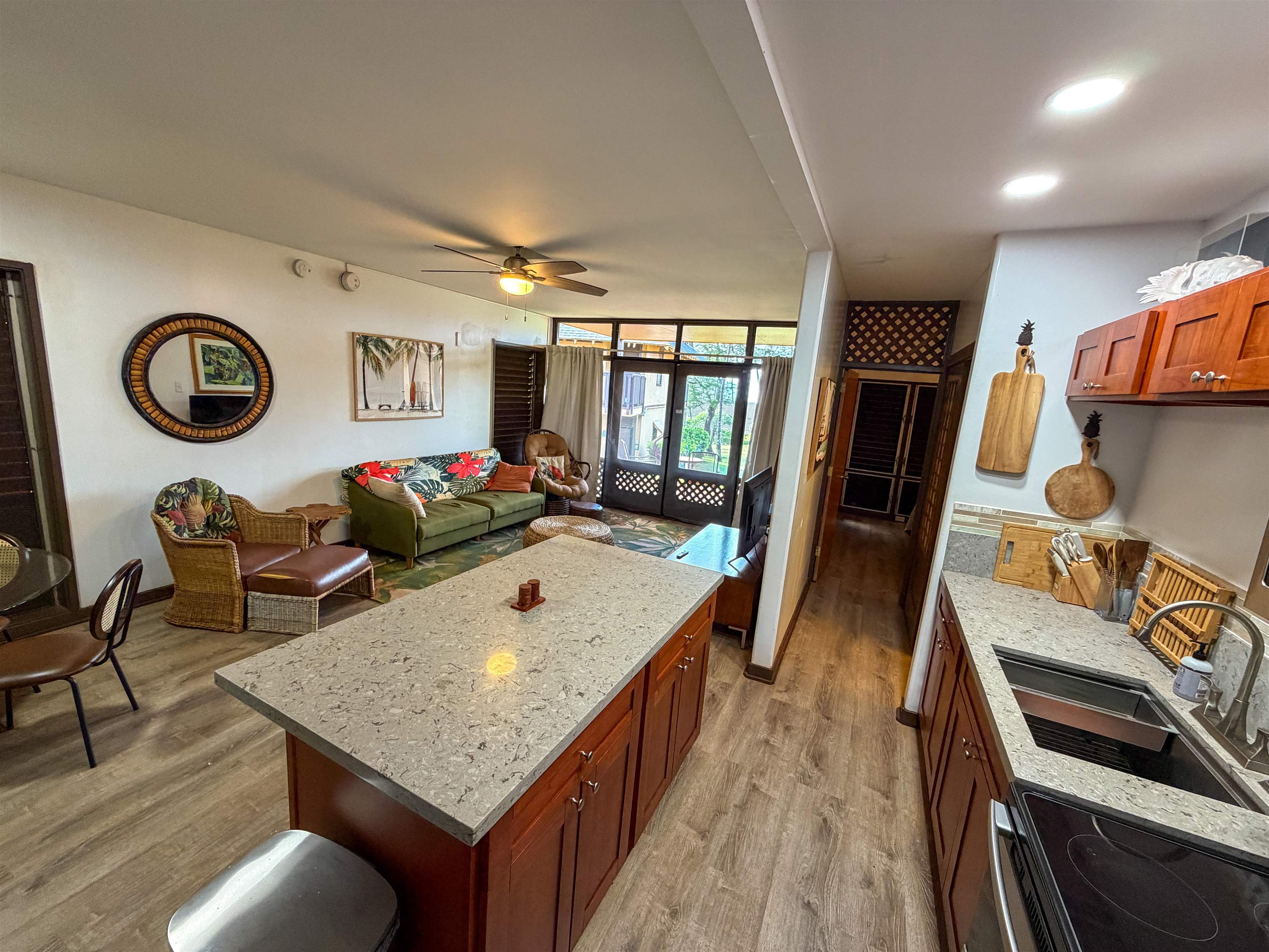 255 Kepuhi Pl Property Photo 4