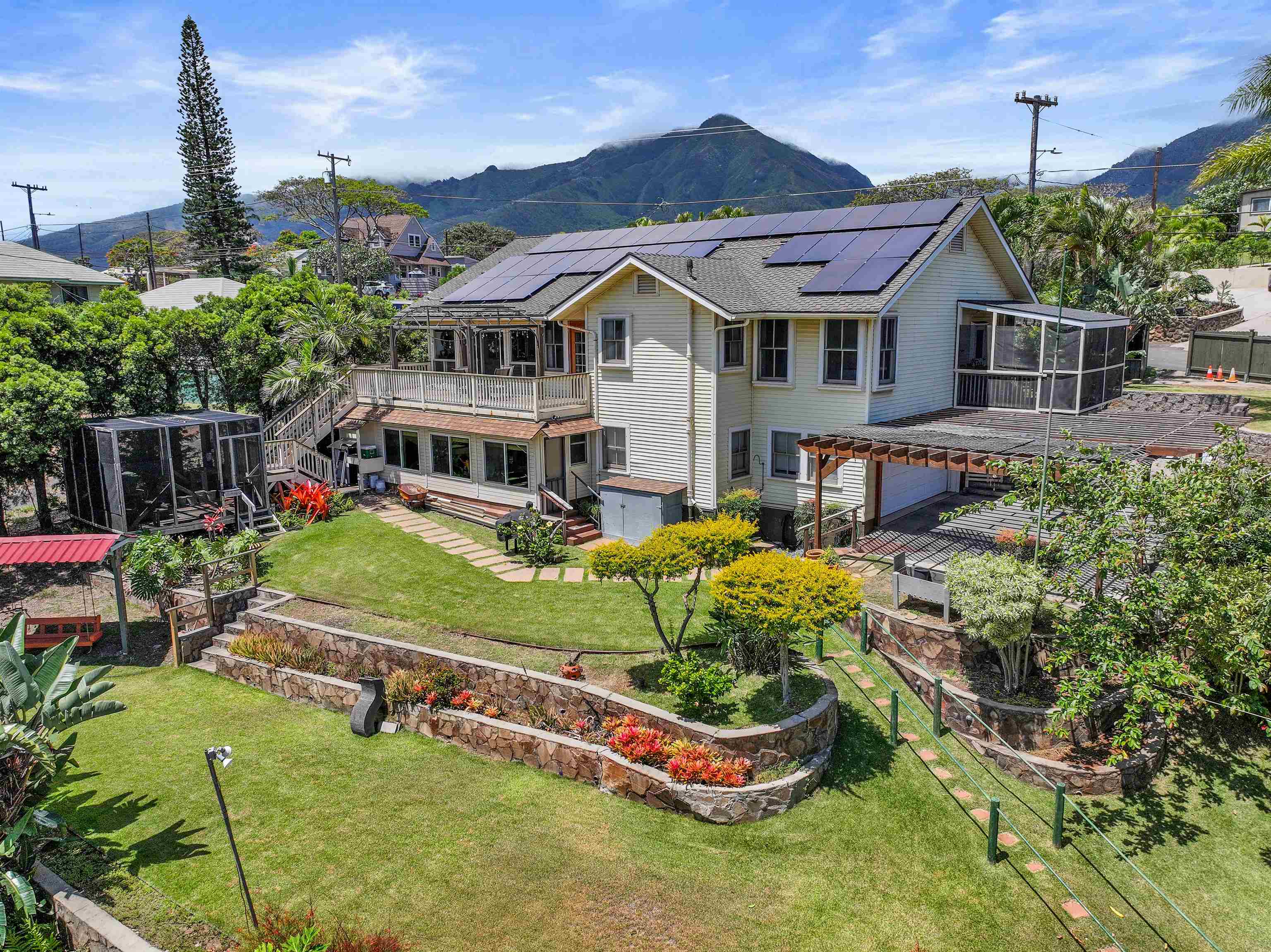 150 Naniloa Dr
