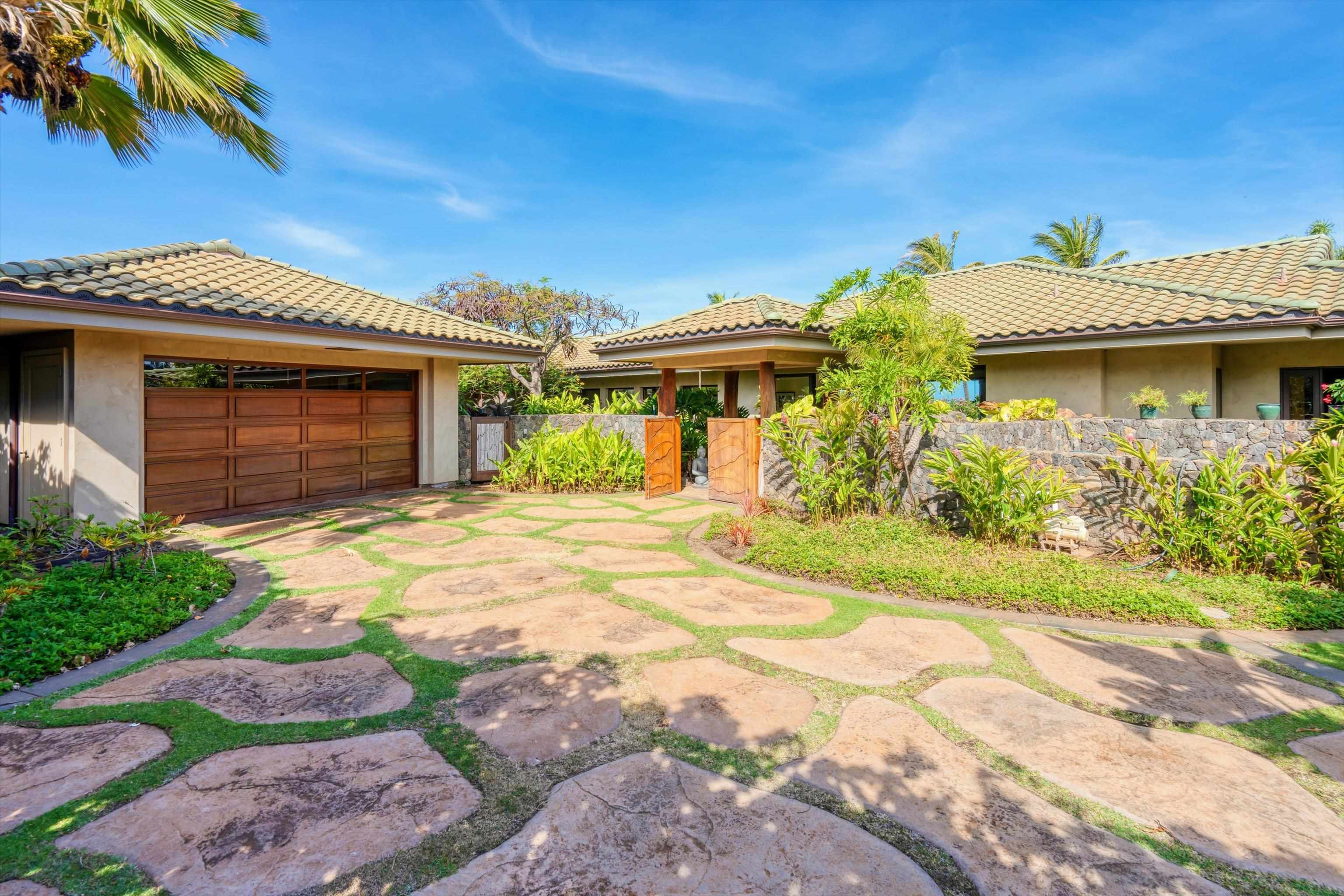 137 Anapuni Loop Property Photo 2