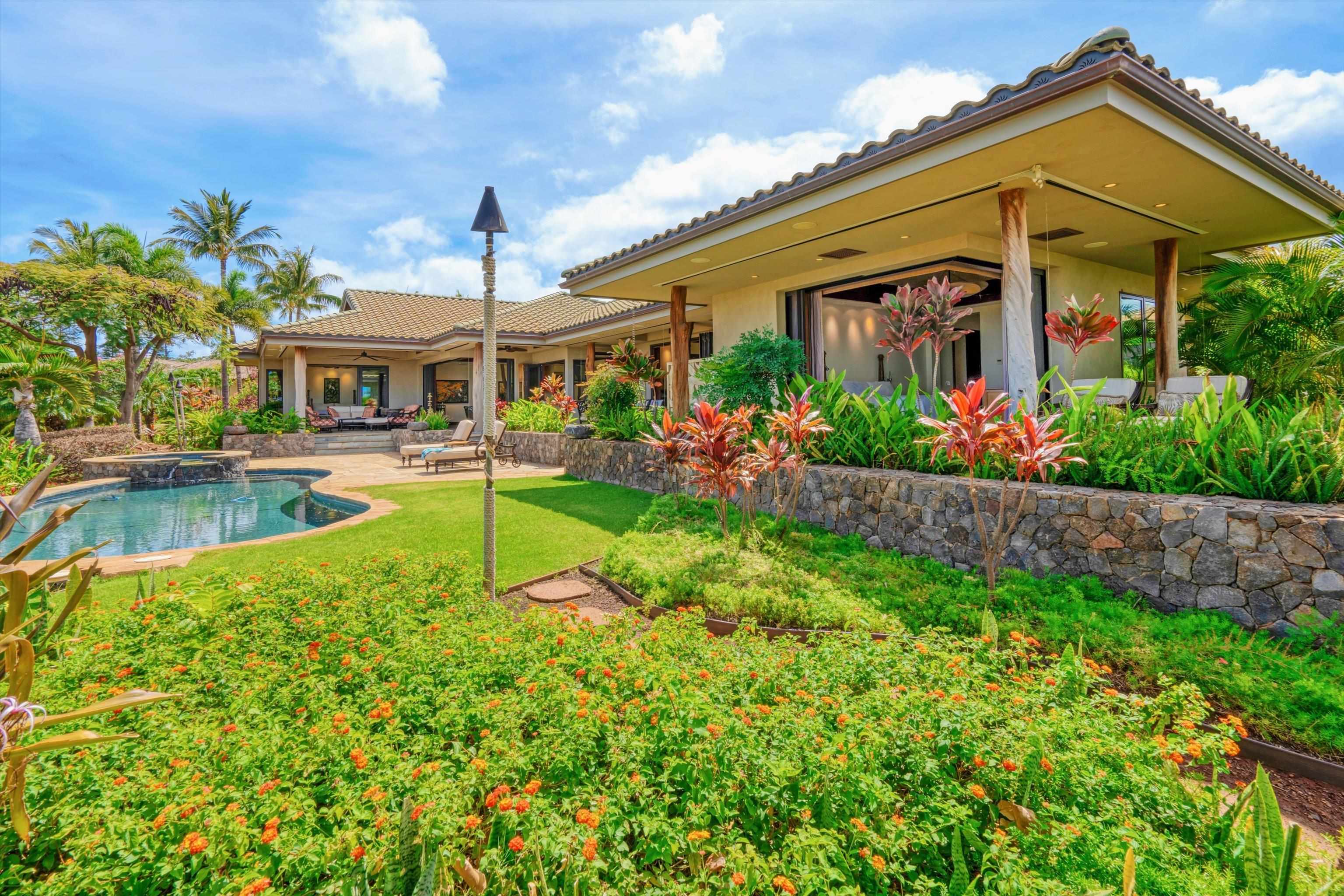 137 Anapuni Loop Property Photo 6