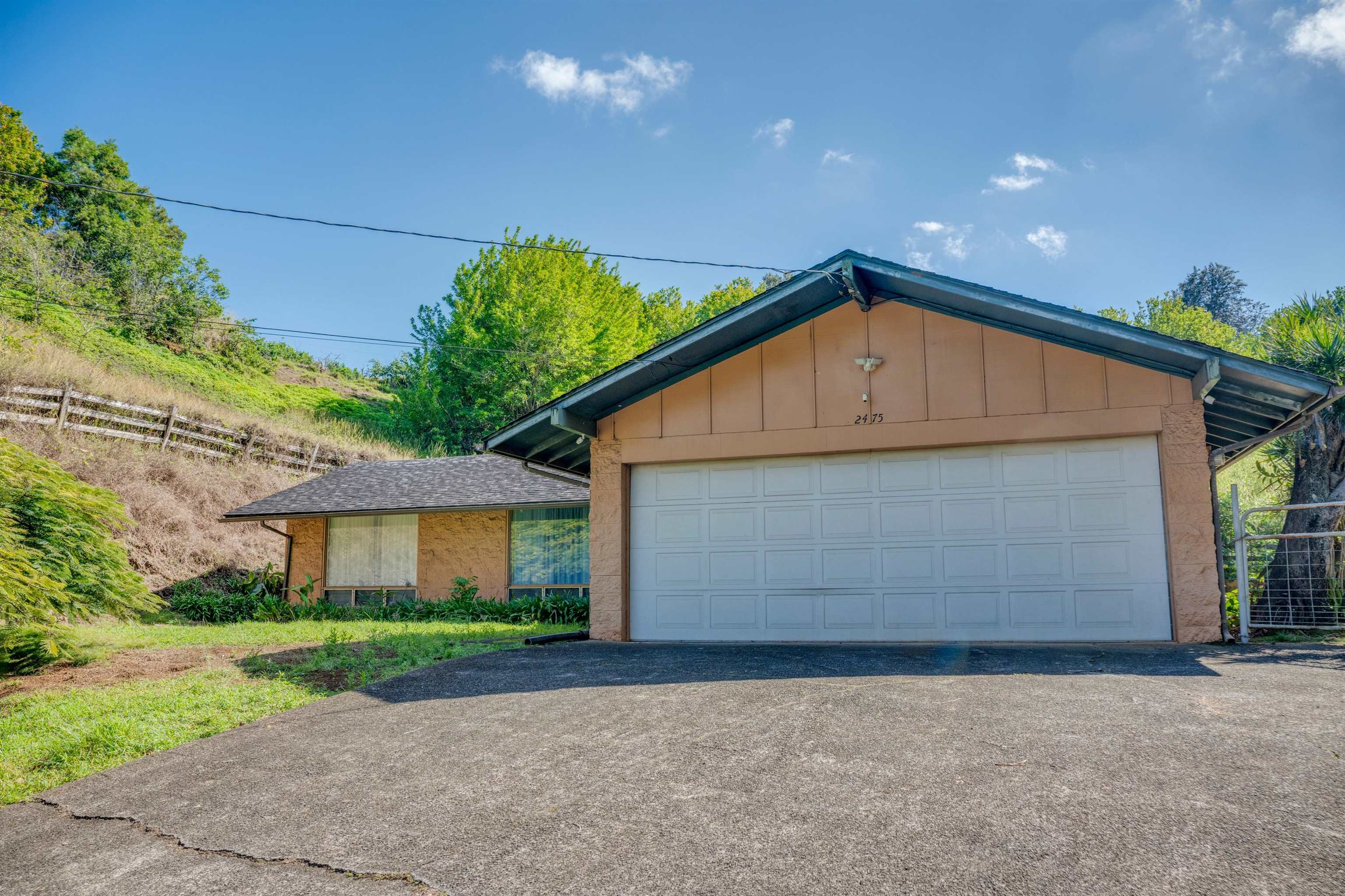 2475 Kaupakalua Rd