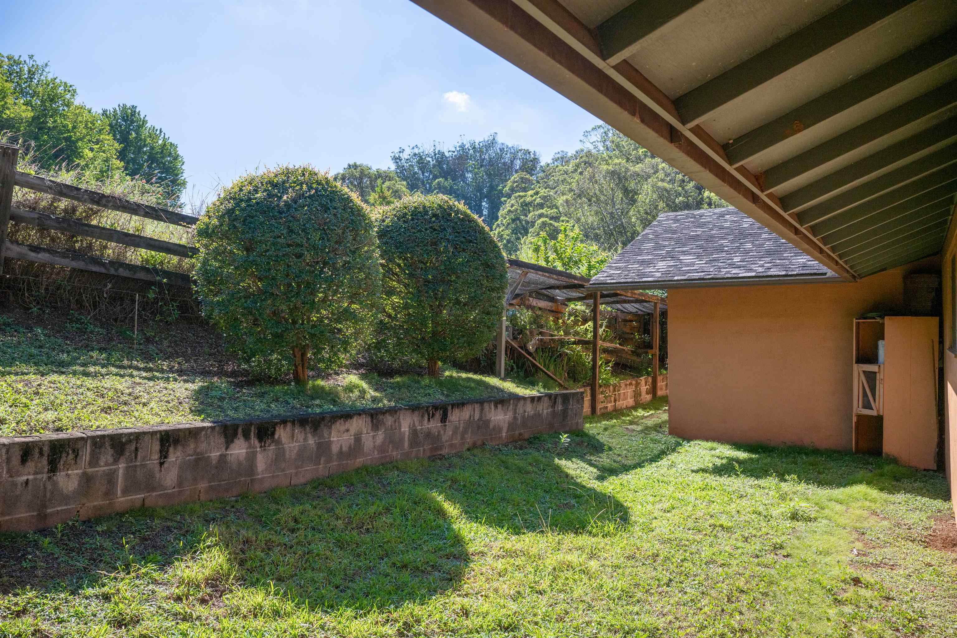 2475 Kaupakalua Rd Property Photo 28