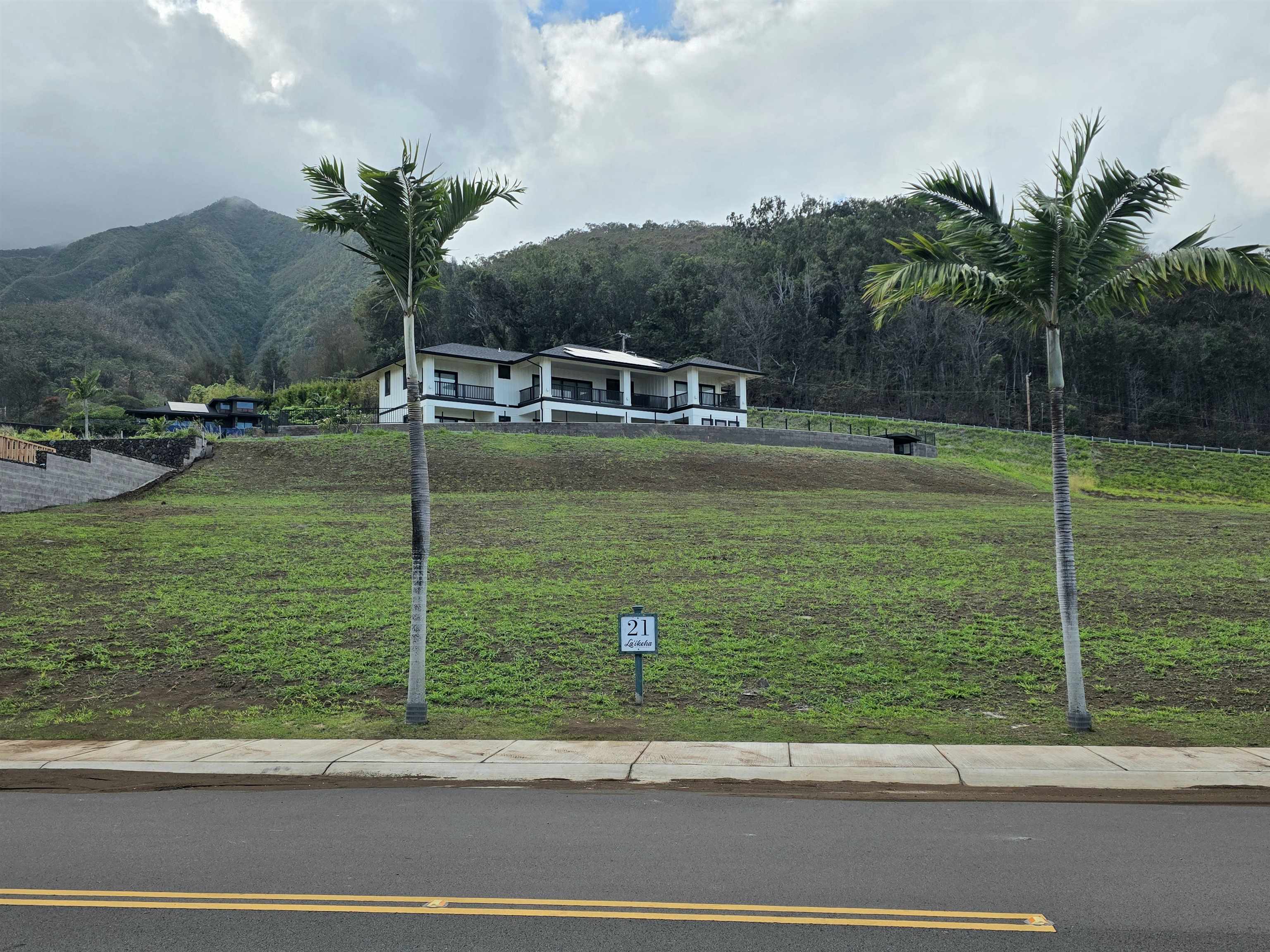 86 N Laikeha Pl Property Photo 2