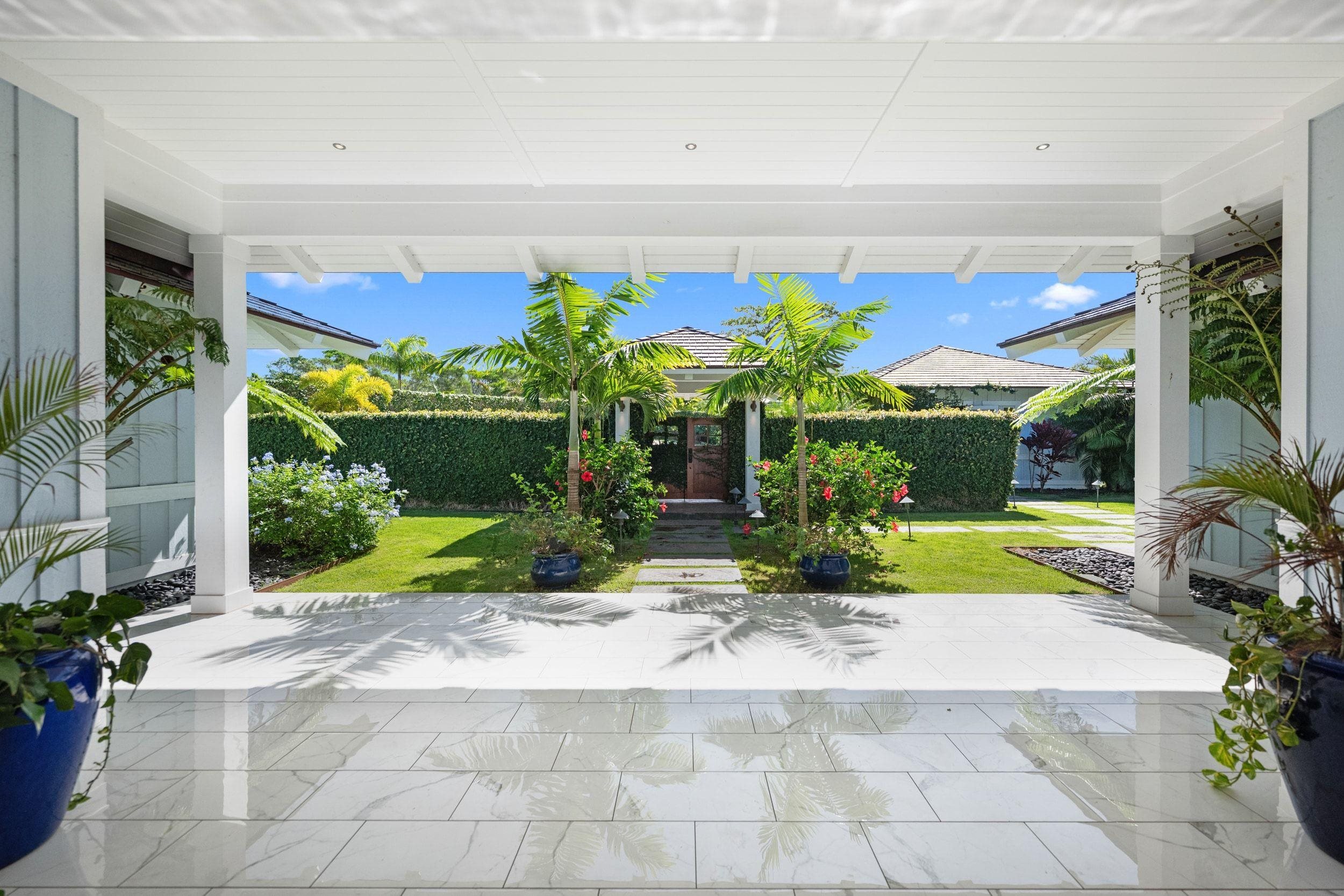 300 Mahana Ridge St Property Photo 13