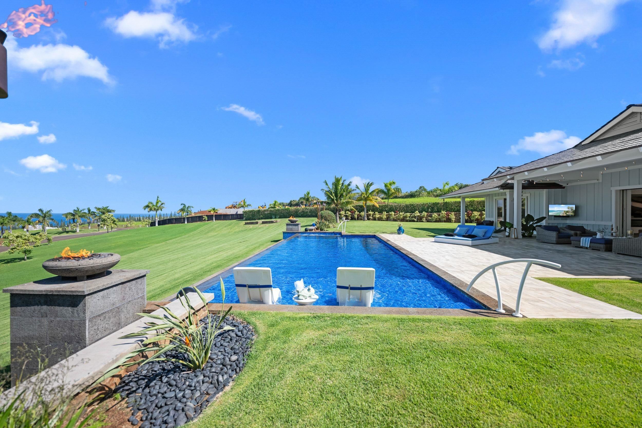 300 Mahana Ridge St Property Photo 18