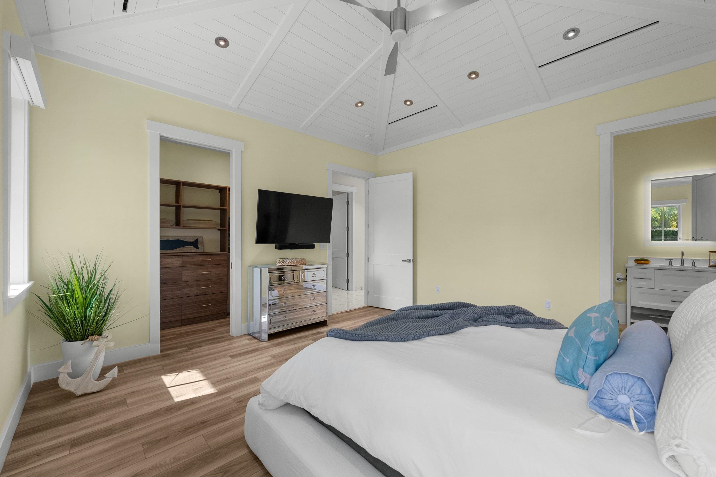 300 Mahana Ridge St Property Photo 40
