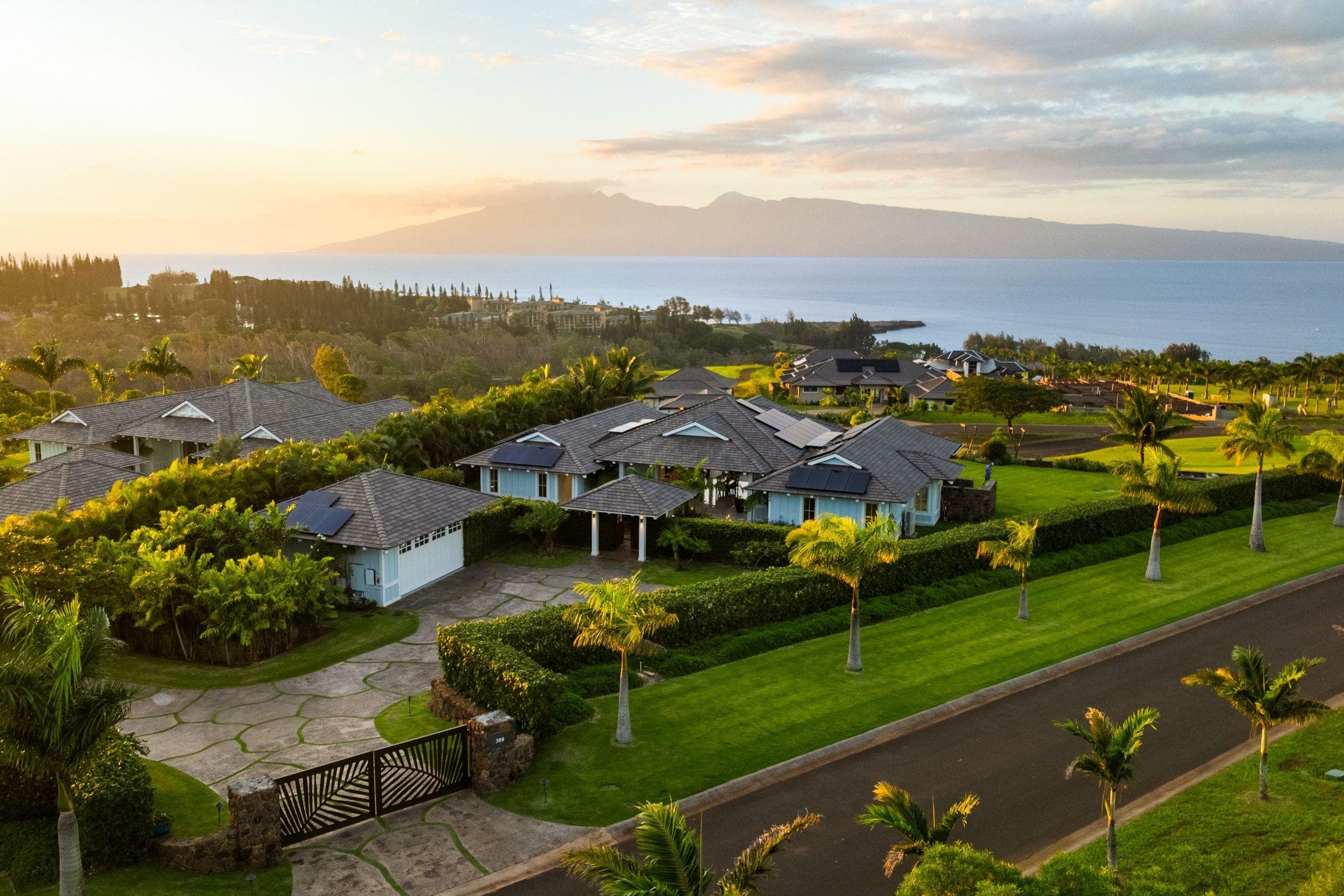 300 Mahana Ridge St Property Photo 46