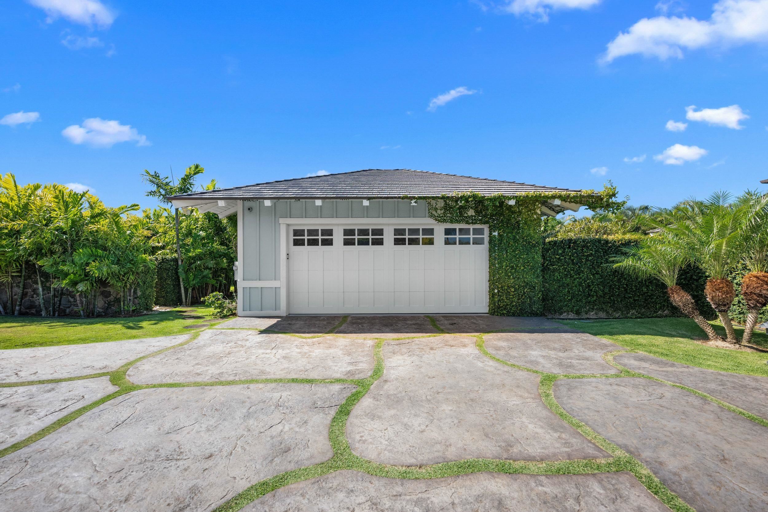 300 Mahana Ridge St Property Photo 47