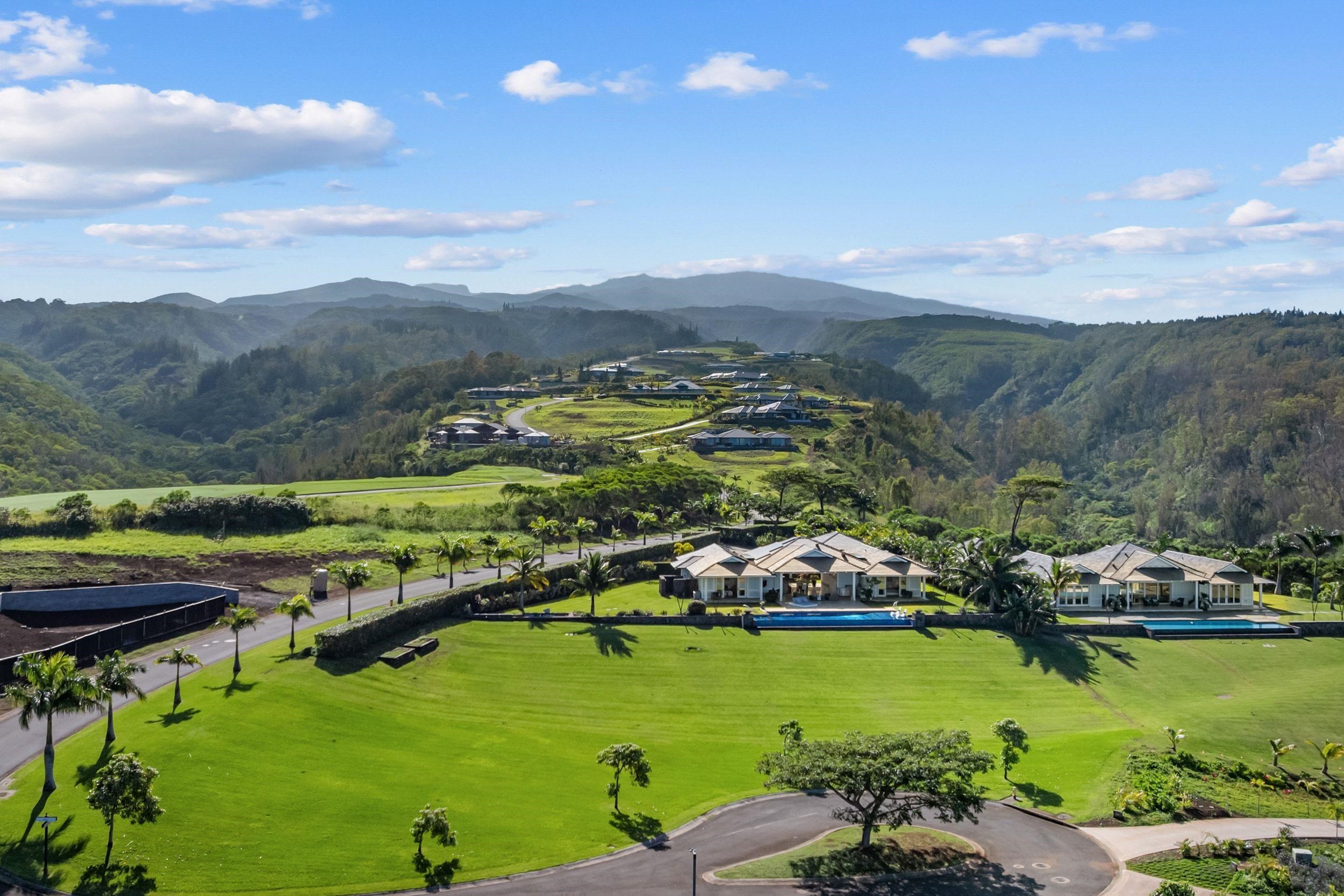 300 Mahana Ridge St Property Photo 48