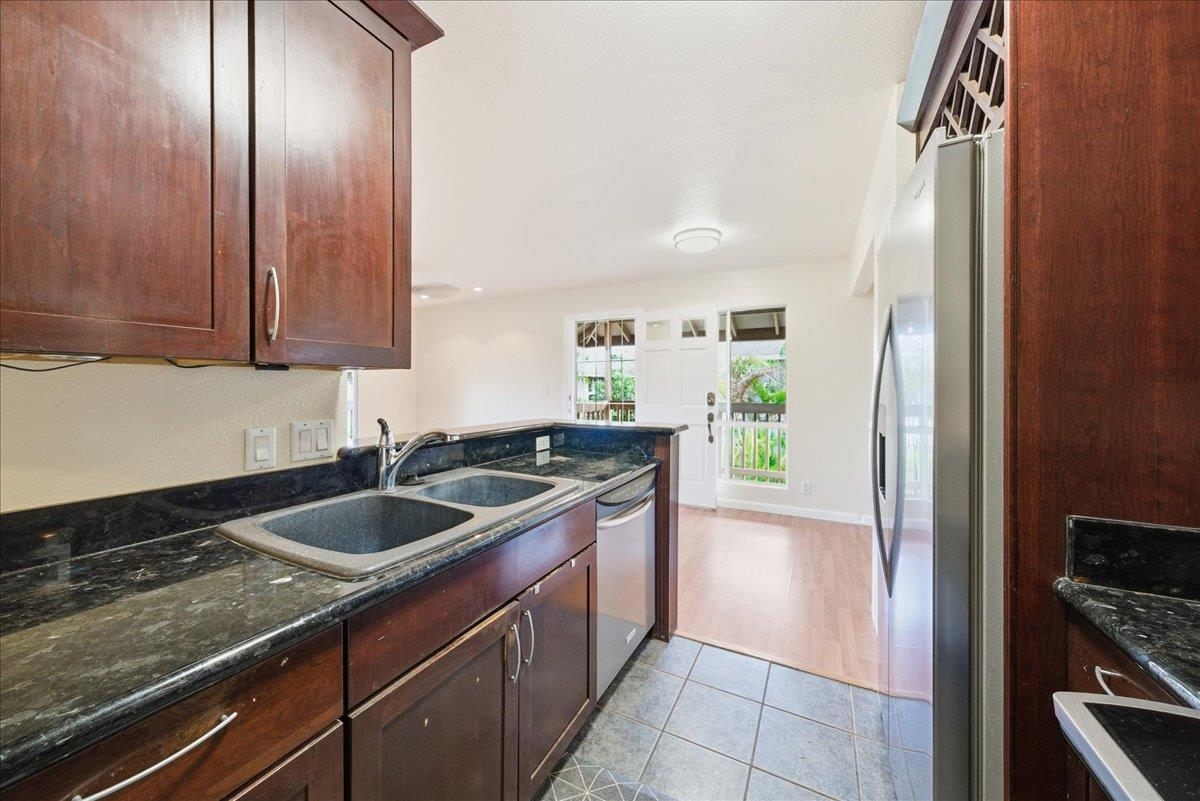 140 Uwapo Rd Property Photo 8
