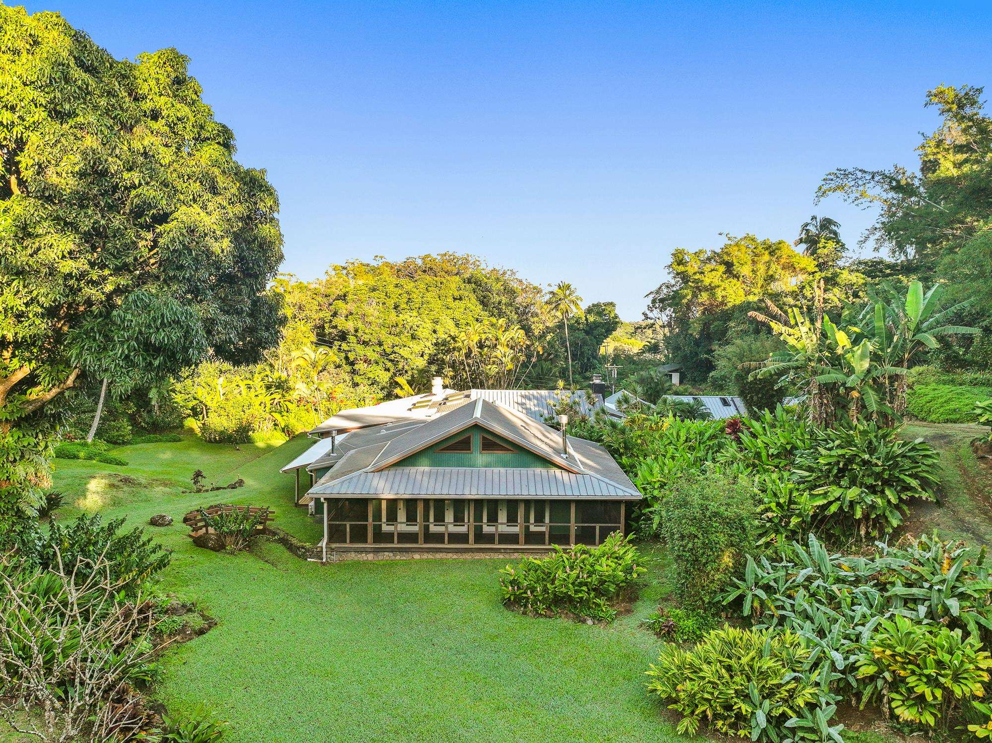 1055 Kaupakalua Rd Property Photo 17