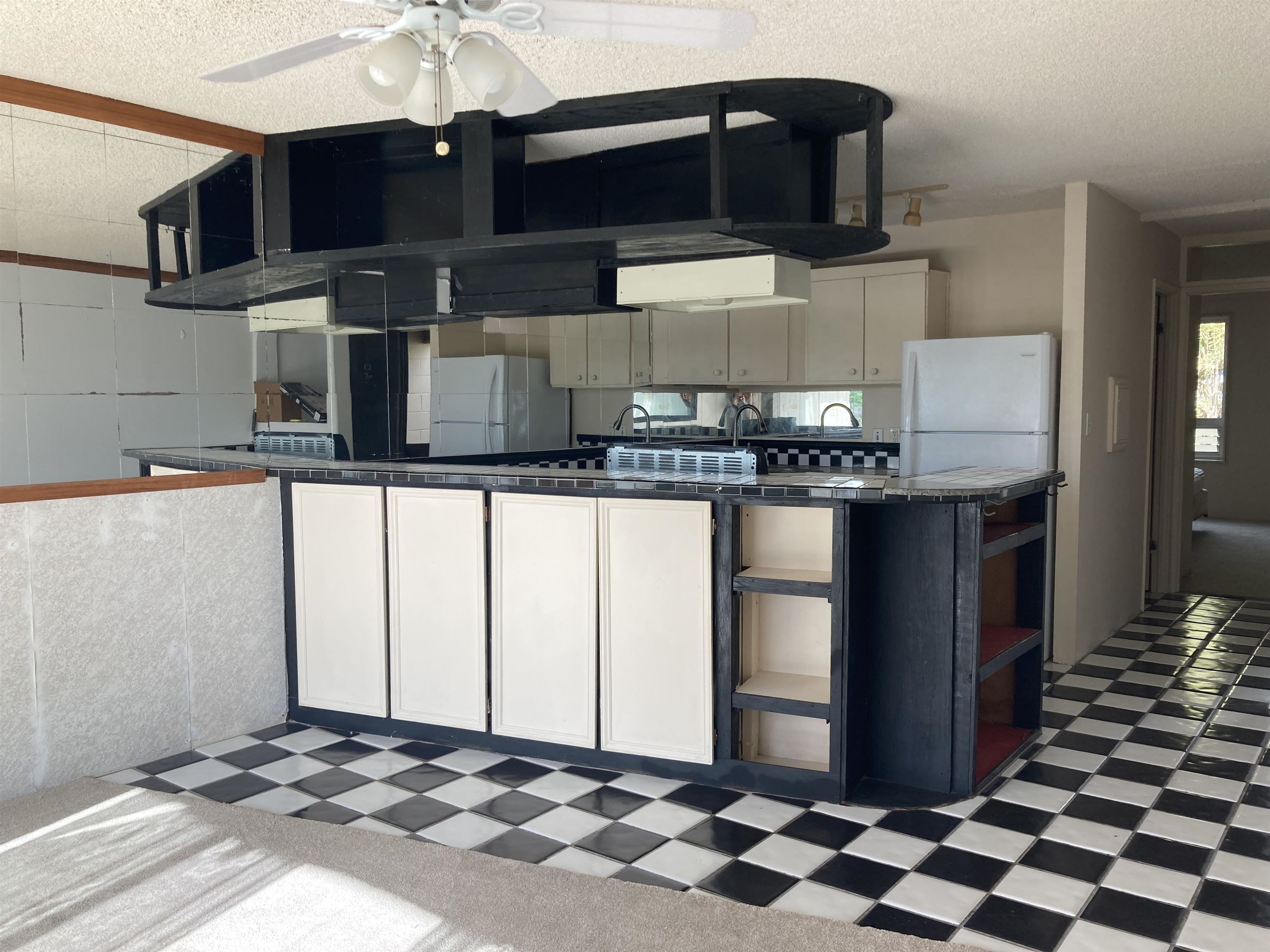 120 Hui Rd F Property Photo 4