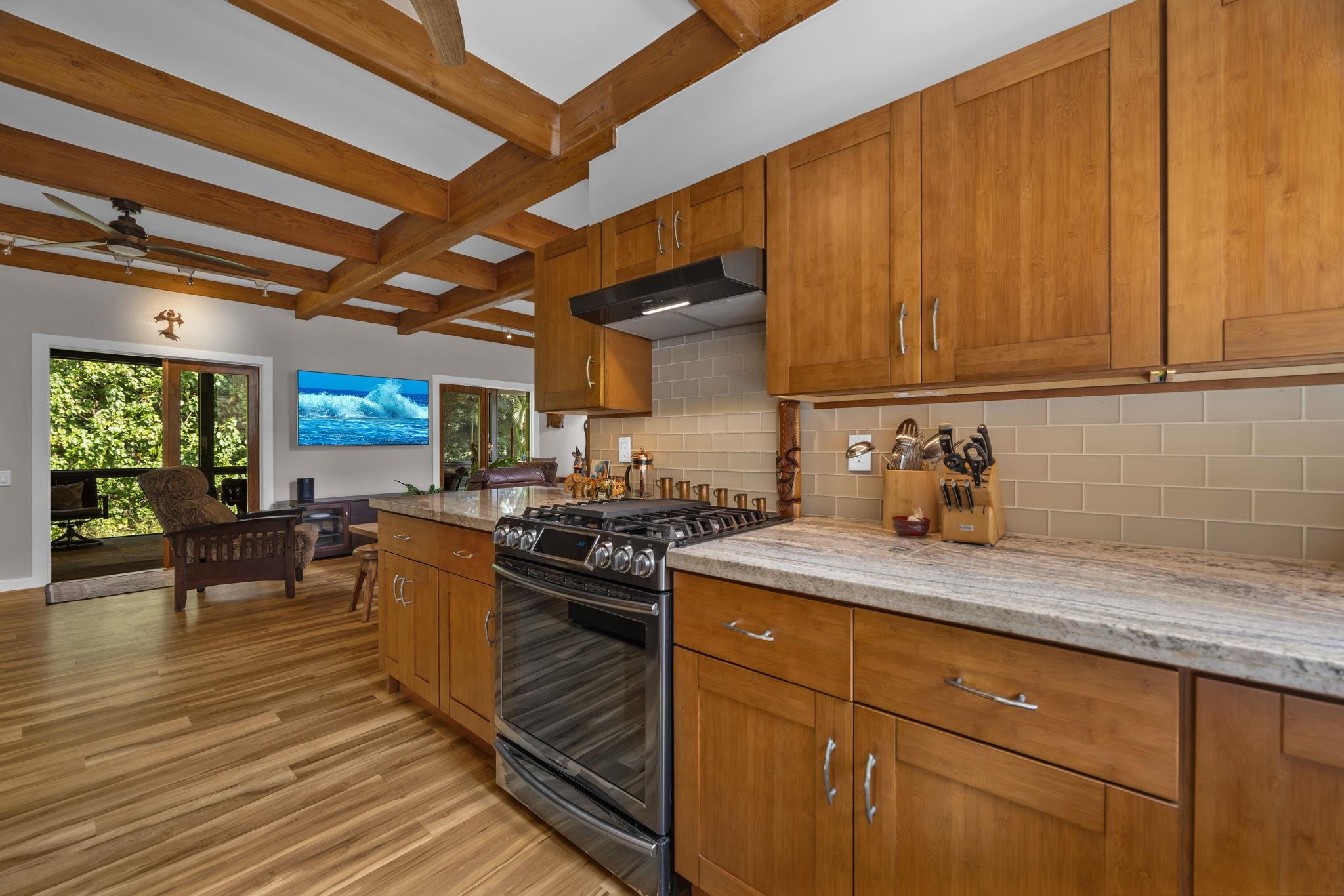 408841 Property Photo 6