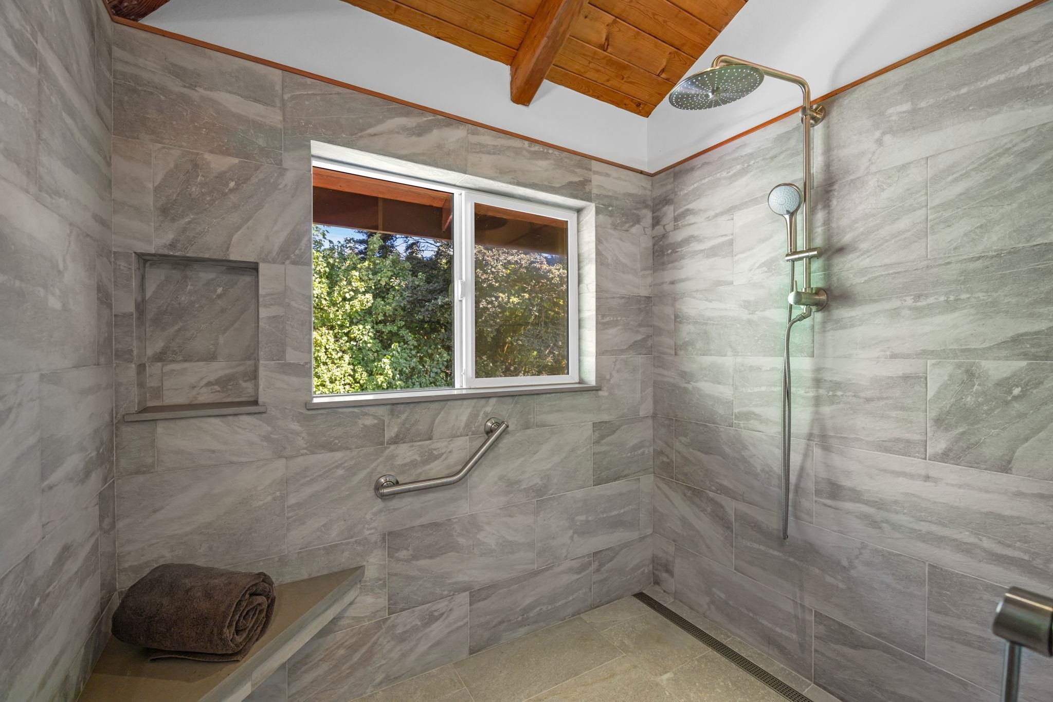 408841 Property Photo 16