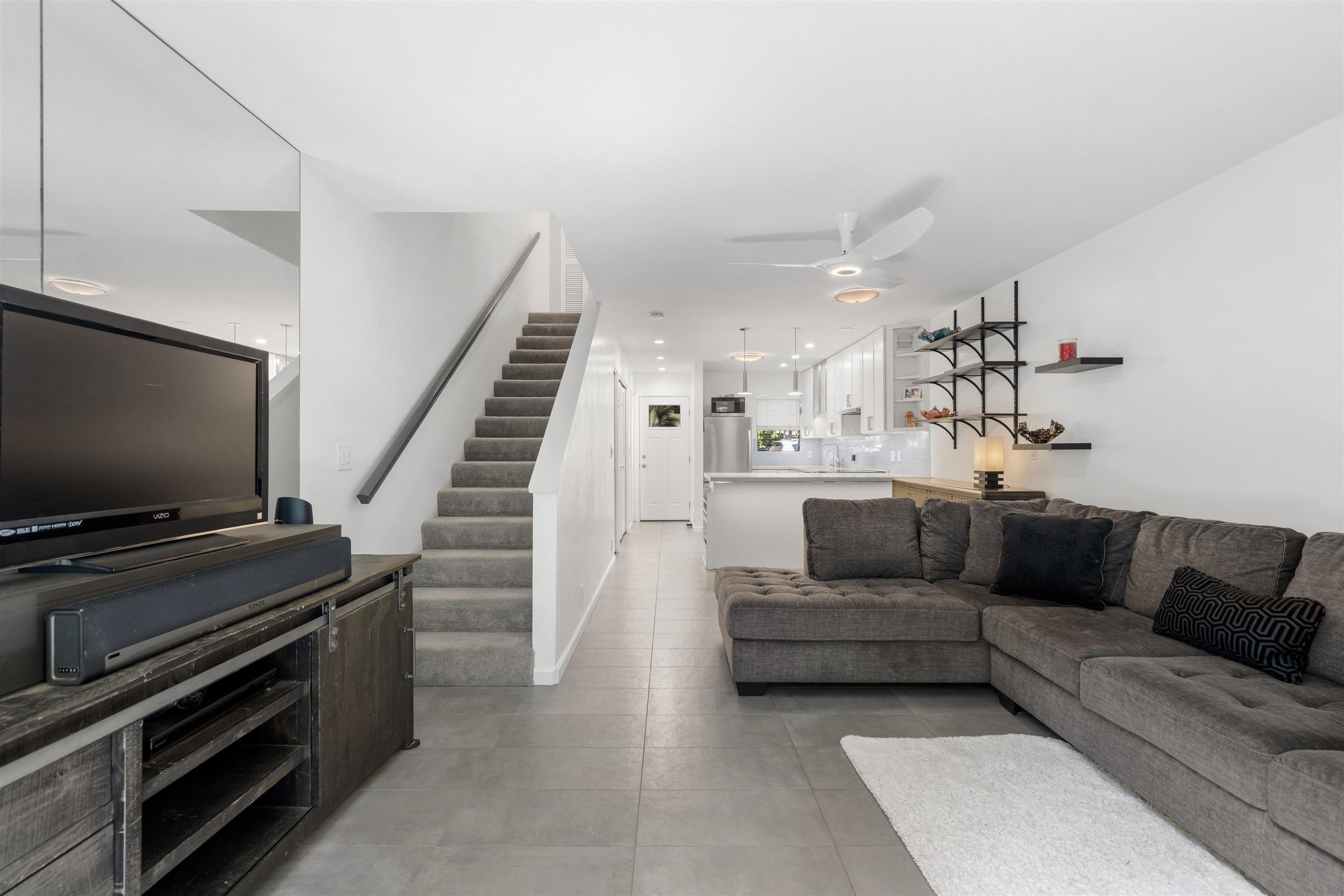 68 Walaka St Property Photo 3