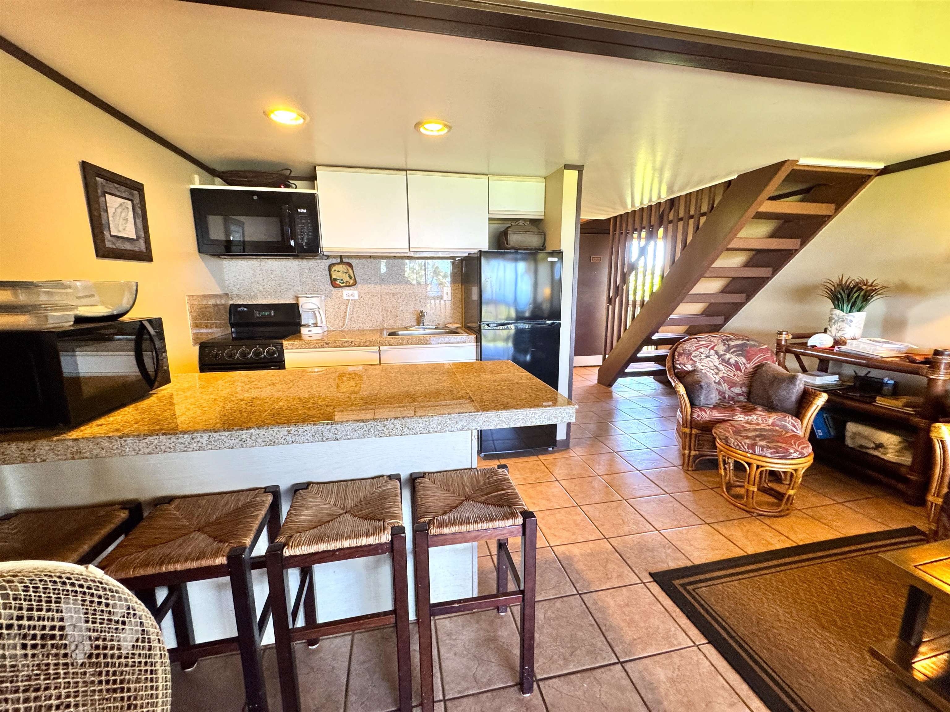 255 Kepuhi Pl Property Photo 2