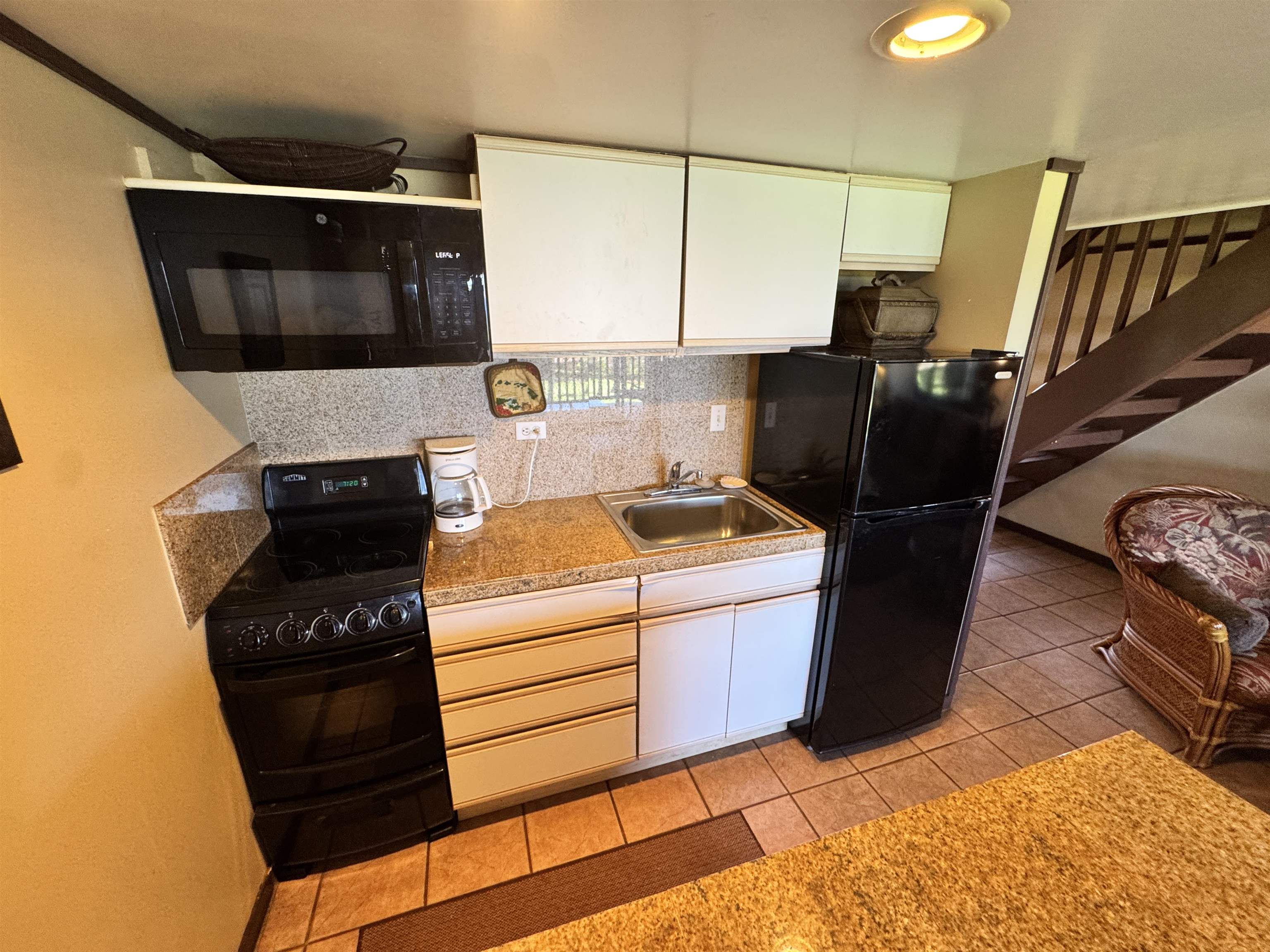 255 Kepuhi Pl Property Photo 5