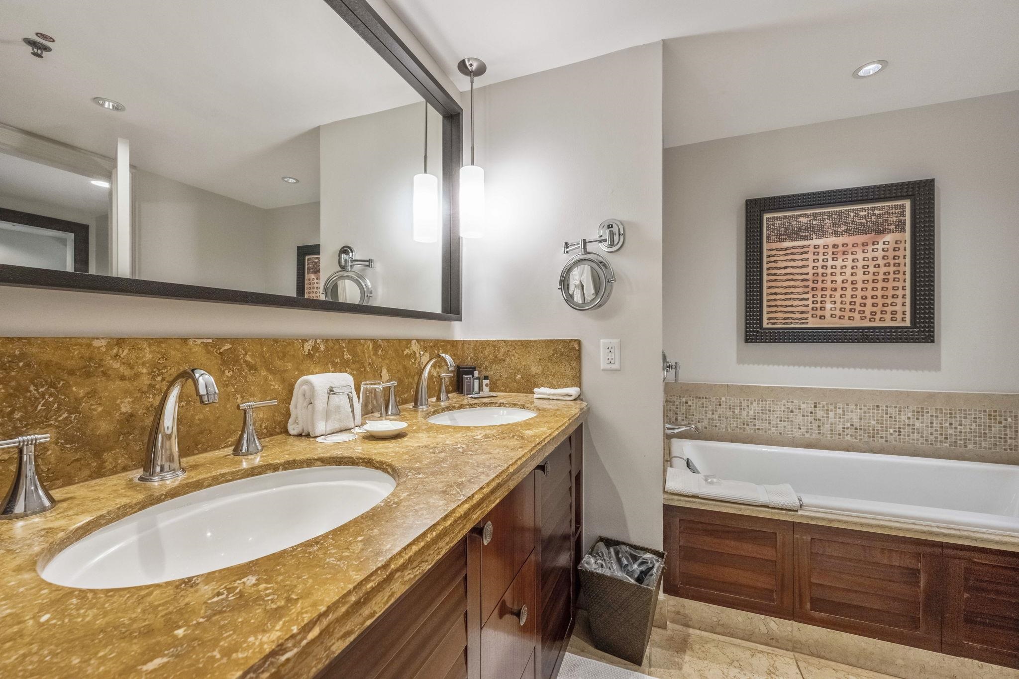 1 Ritz Carlton Dr Property Photo 16