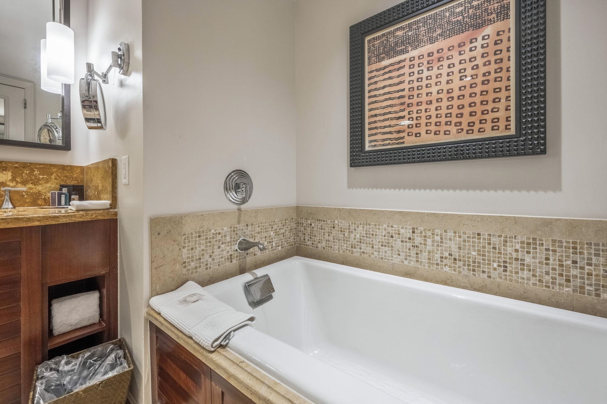 1 Ritz Carlton Dr Property Photo 17