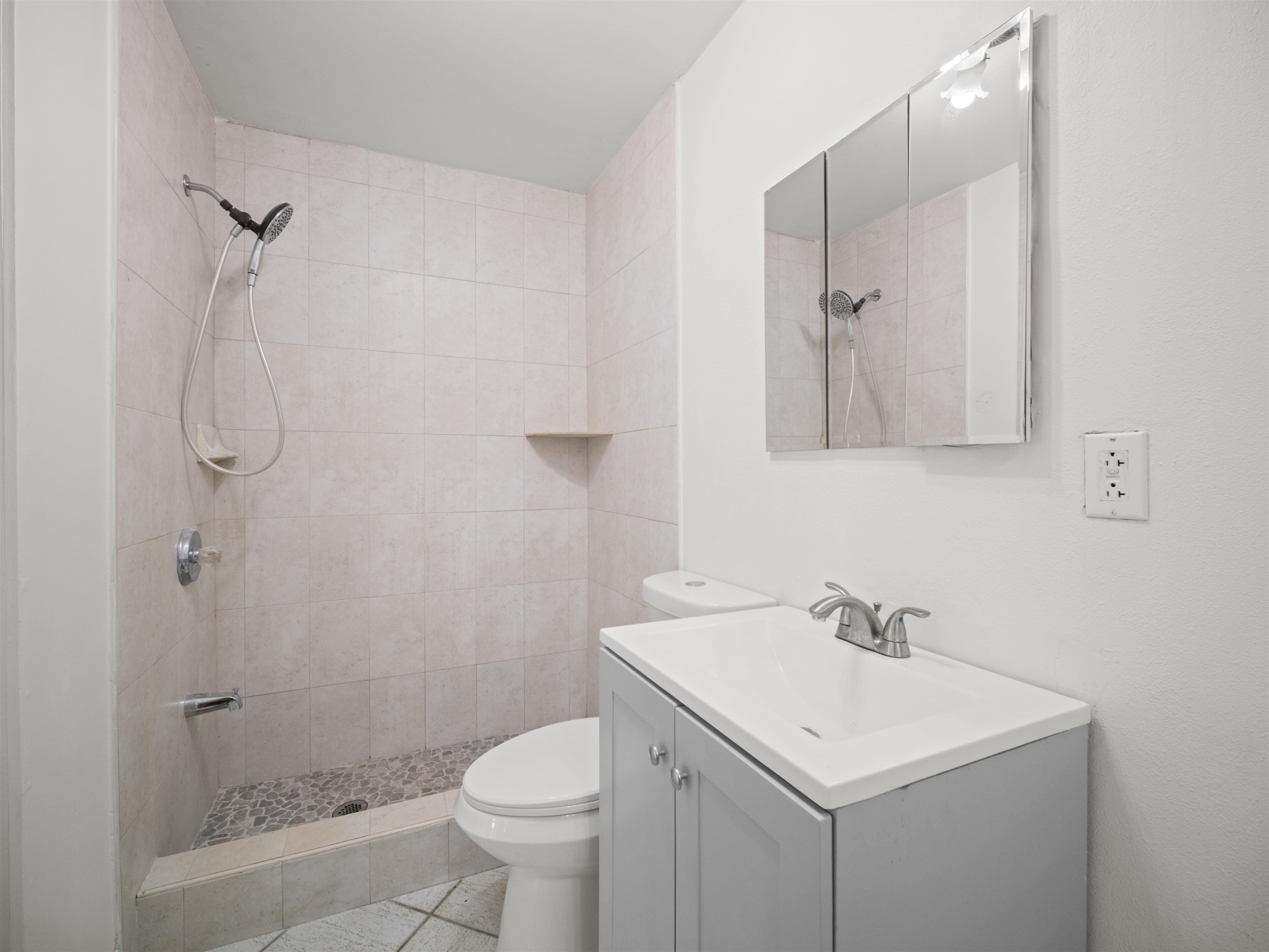 568 Kaiola St Property Photo 40