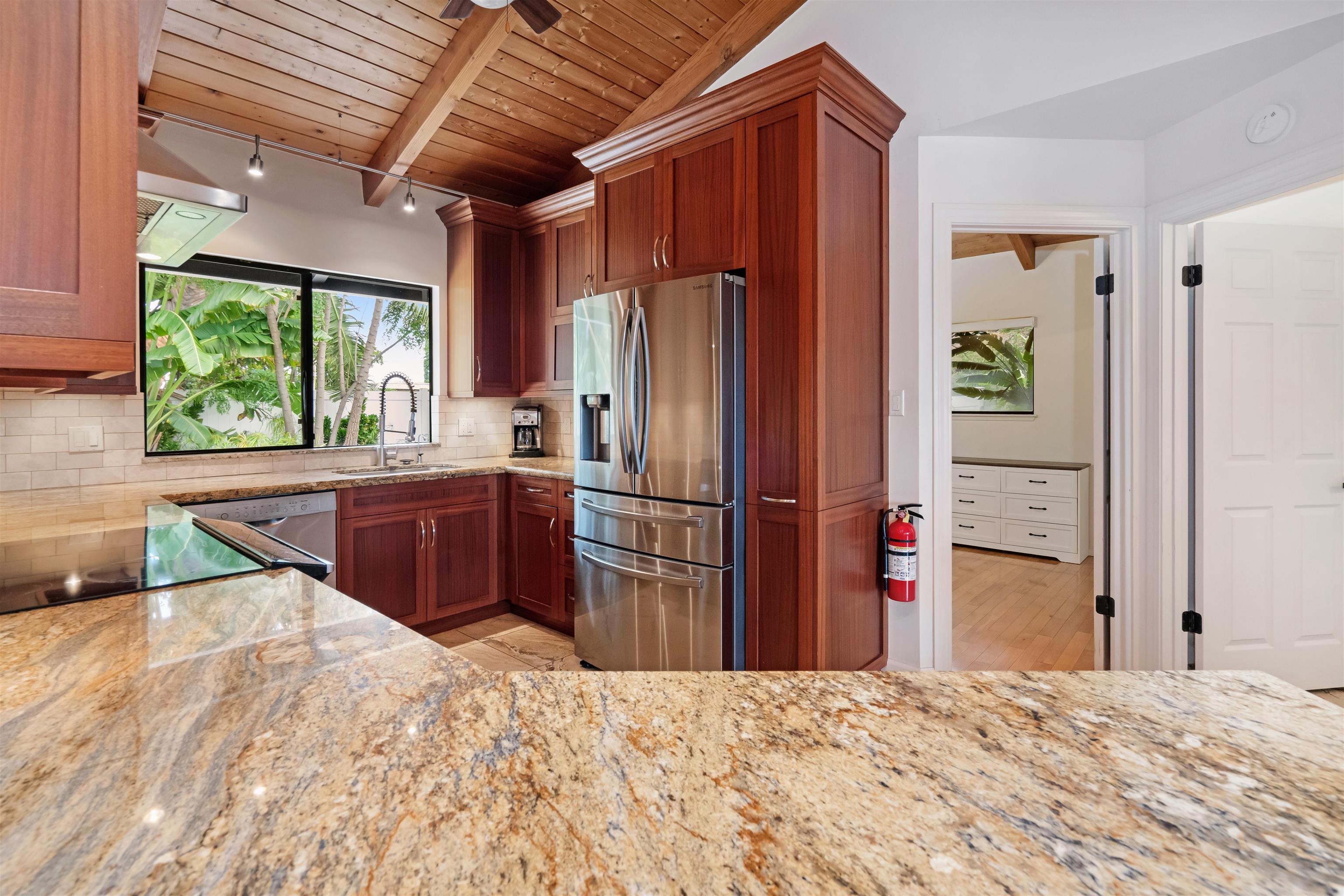 301 Ohina Pl Property Photo 5