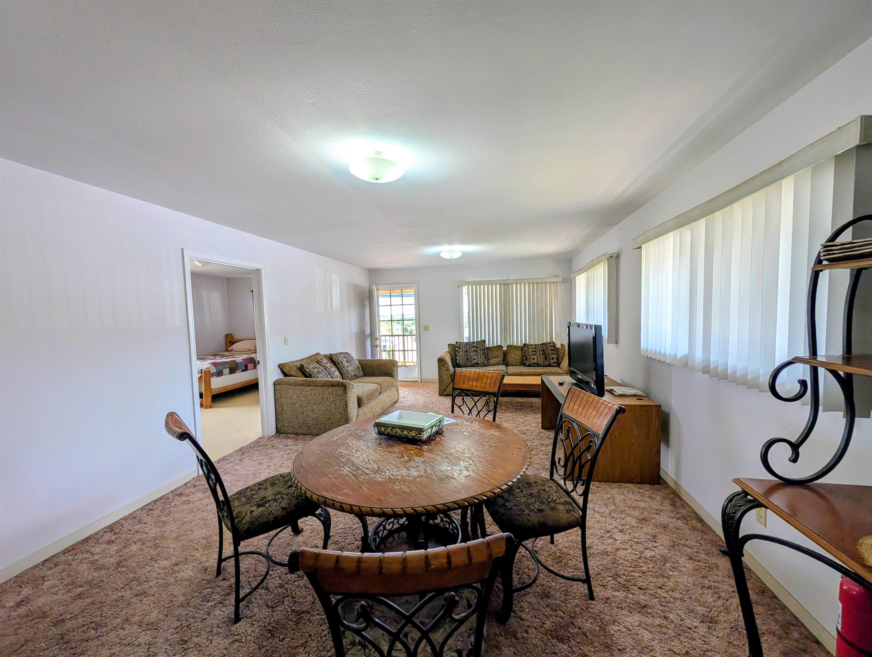 1136 Fraser Ave Property Photo 7