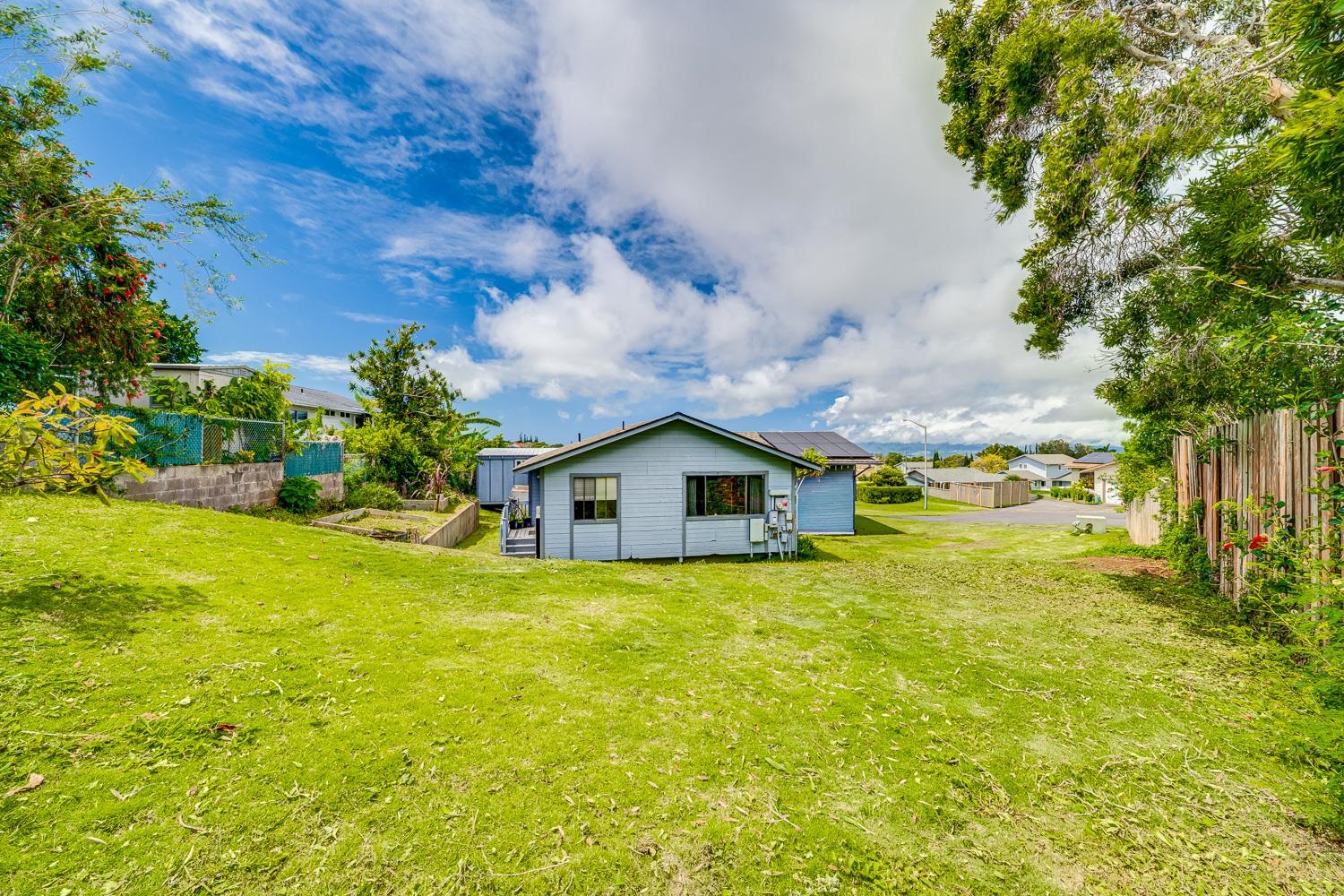 1088 Mamalu Pl Property Photo 4