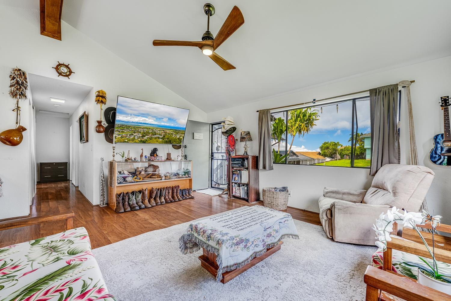 1088 Mamalu Pl Property Photo 27
