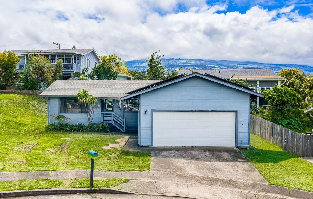 1088 Mamalu Pl Property Photo 36